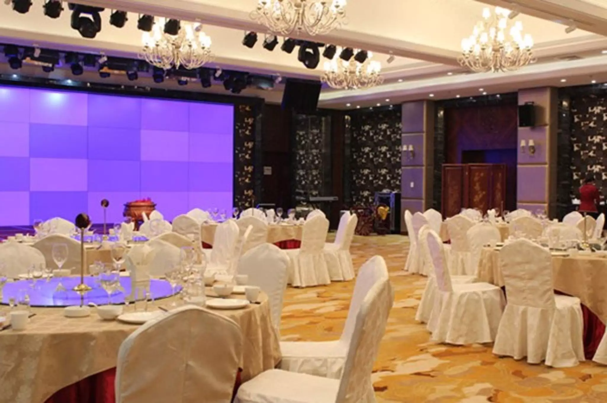 Alibaba https://cdn.alibaba.ir/ostorage/hotel-accommodation-images/6a1322a561ec039ef763f489_Beijing-Inner-Mongolia-Hotel-Forbidden-City-1.webp