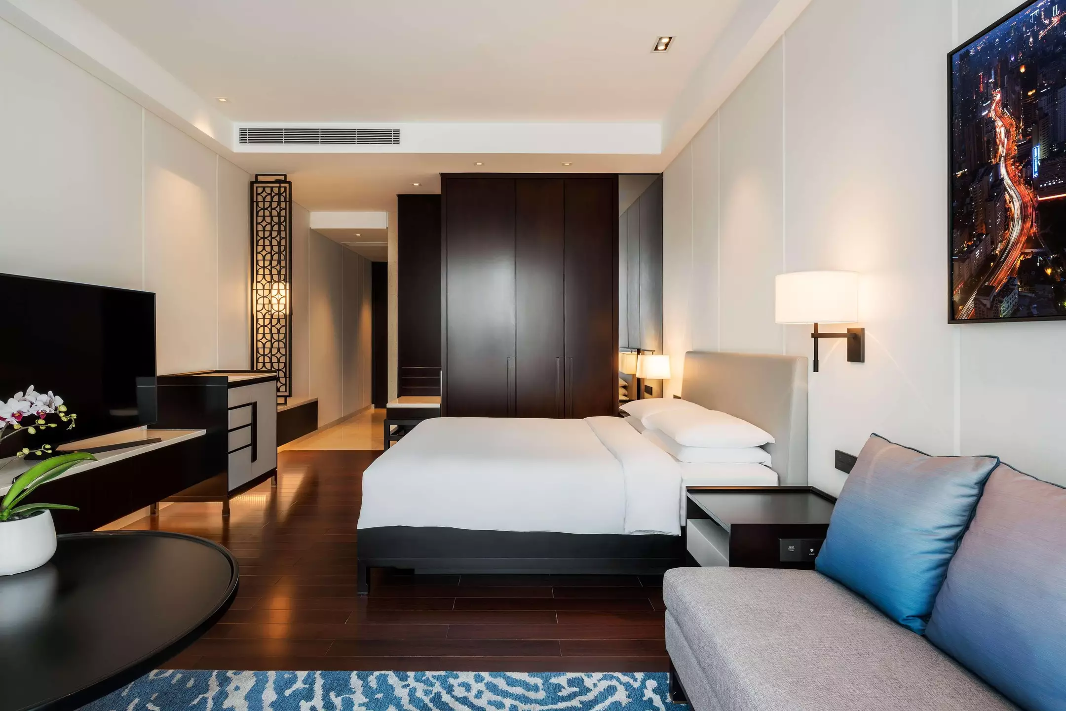 Alibaba https://cdn.alibaba.ir/ostorage/hotel-accommodation-images/6a13247961ec039ef763f5e7_Shanghai-Hyatt-Regency-Shanghai-Global-Harbor-1.webp
