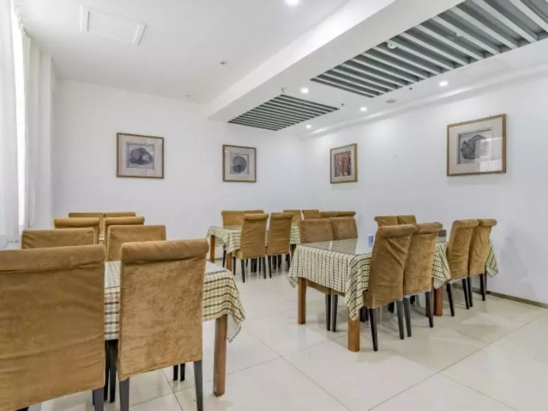 Alibaba https://cdn.alibaba.ir/ostorage/hotel-accommodation-images/6a1325de61ec039ef763f6e6_Beijing-GreenTree-Inn-Beijing-East-Yizhuang-District-Second-Kechuang-Street-Express-Hotel-1.webp