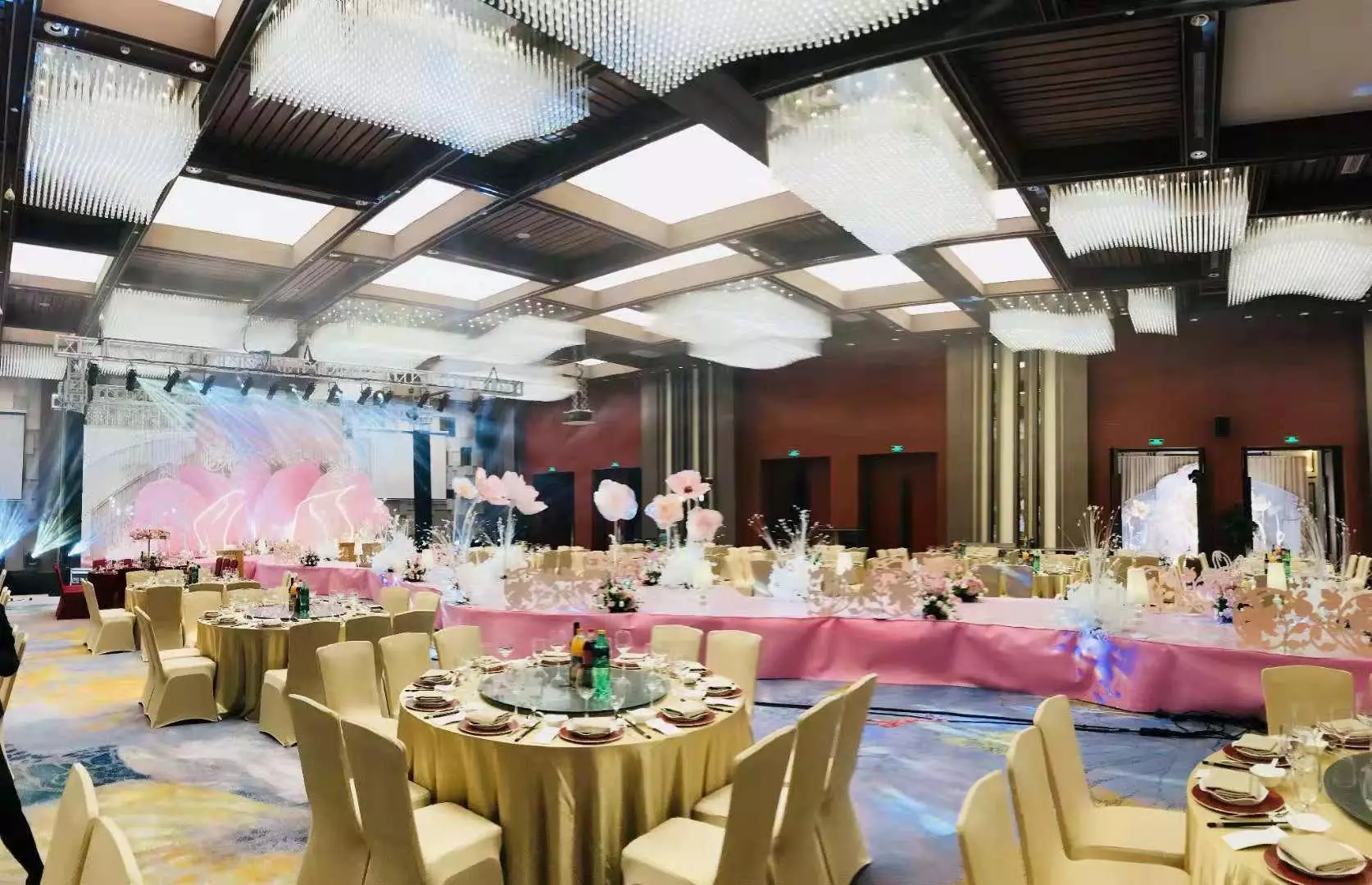 هتل The Anandi Hotel and Spa Shanghai Shanghai