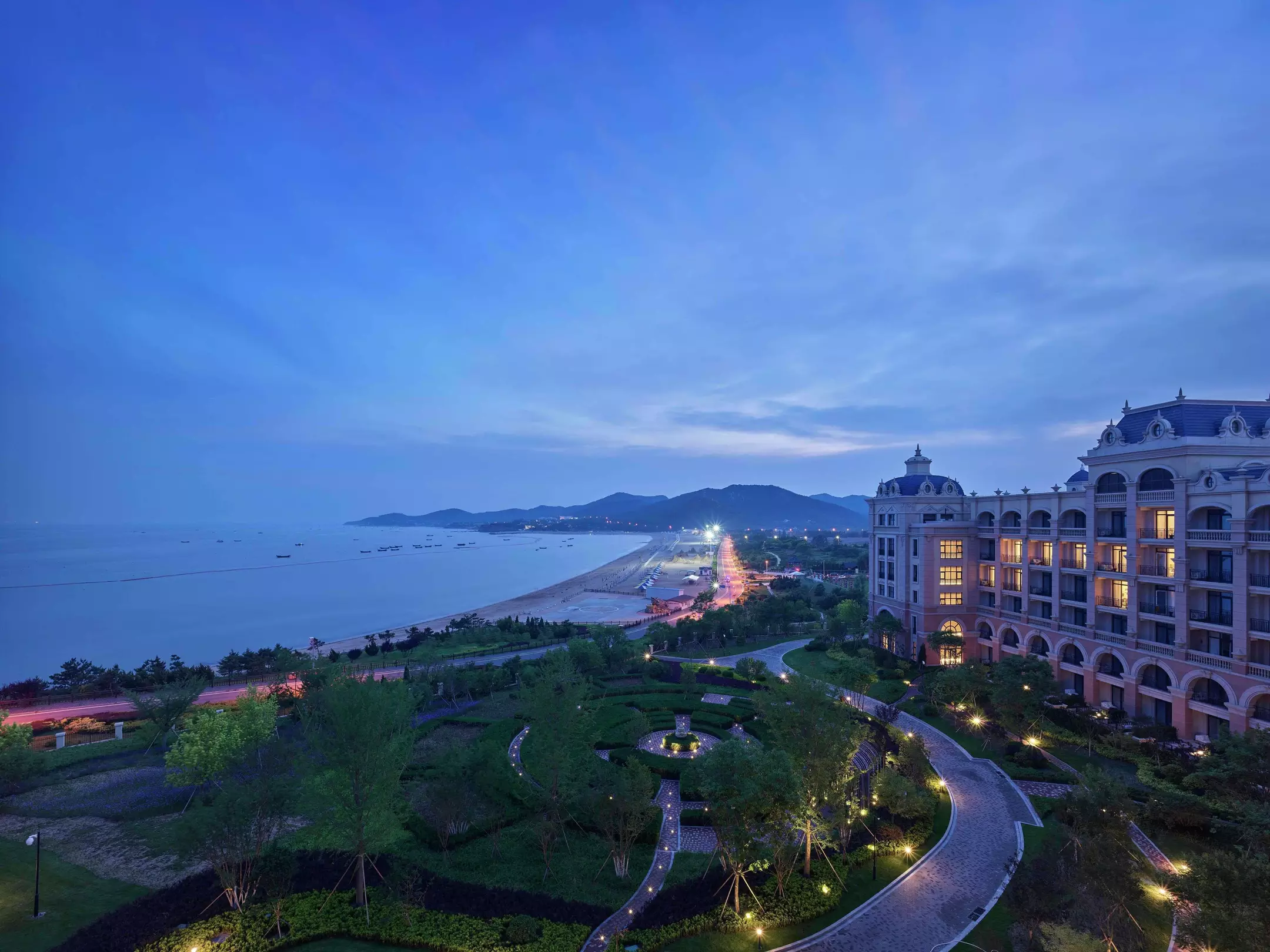 هتل Hilton Dalian Golden Pebble Beach Resort Dalian