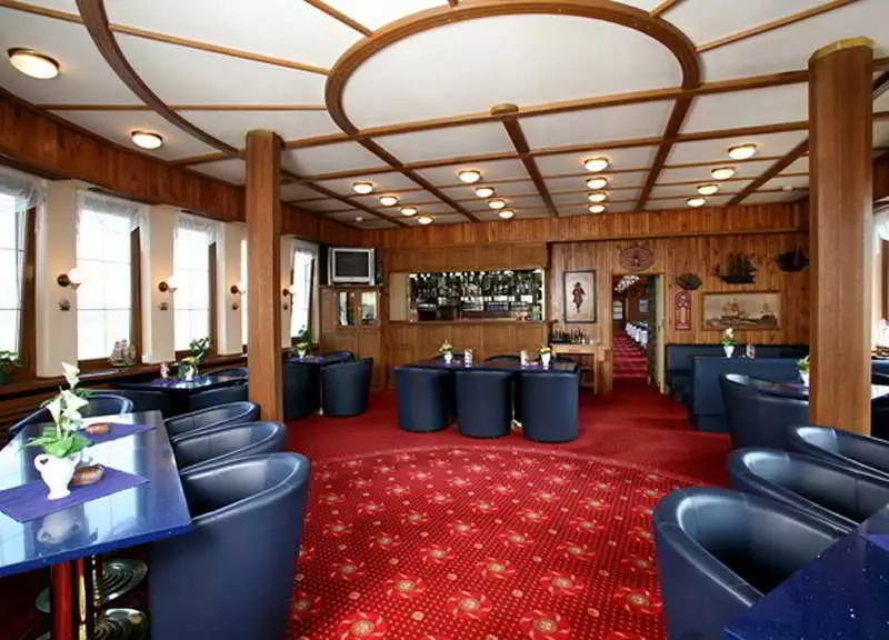 هتل Botel Albatros پراگ