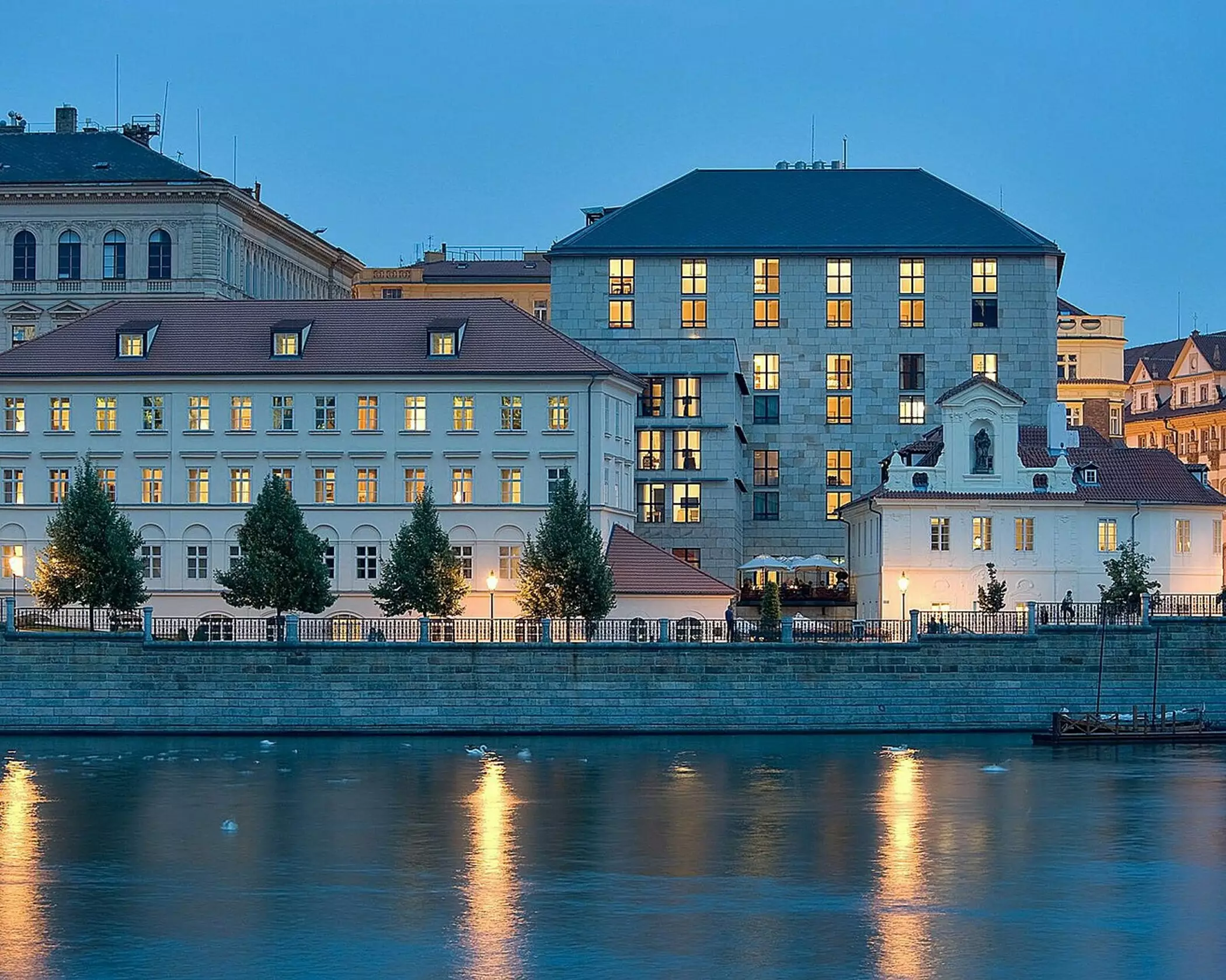 هتل Four Seasons Hotel Prague پراگ