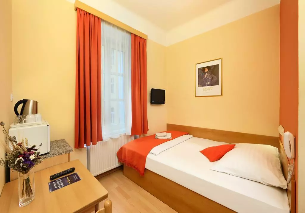 Alibaba https://cdn.alibaba.ir/ostorage/hotel-accommodation-images/6a14074161ec039ef764929f_Prague-Golden-City-1.webp
