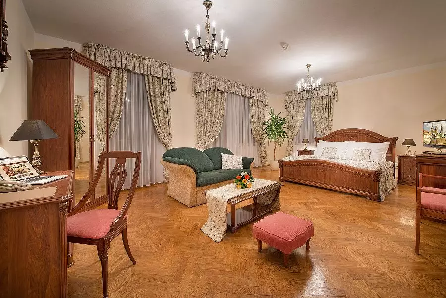هتل Boutique Hotel Constans پراگ
