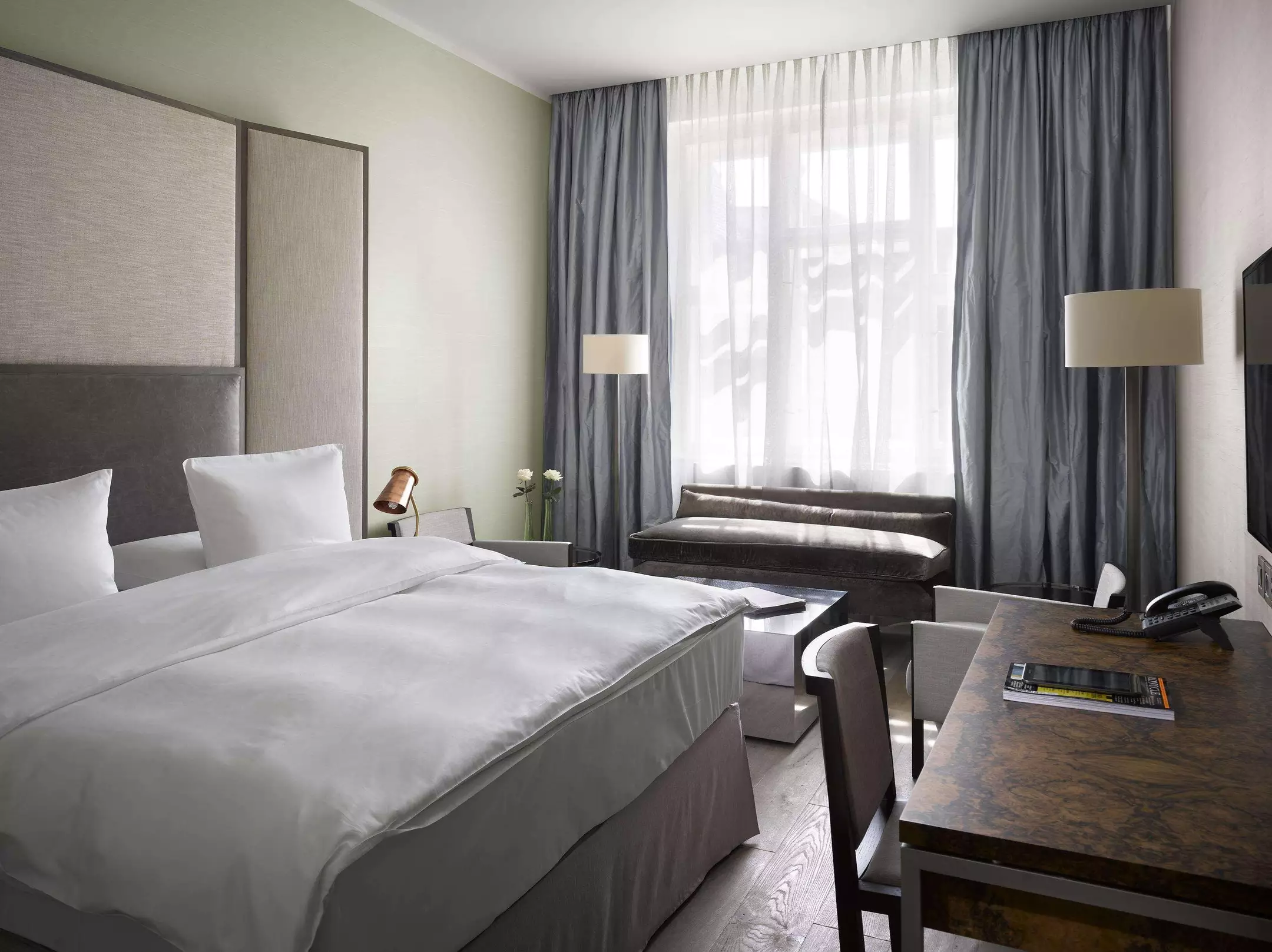 Alibaba https://cdn.alibaba.ir/ostorage/hotel-accommodation-images/6a14293261ec039ef764aa3d_Prague-The-Emblem-Hotel-1.webp
