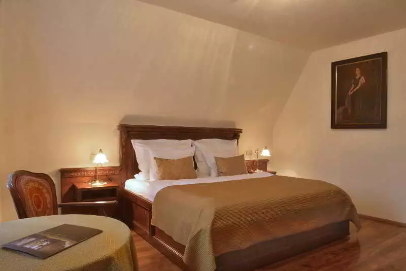 هتل Grand Hotel Praha پراگ