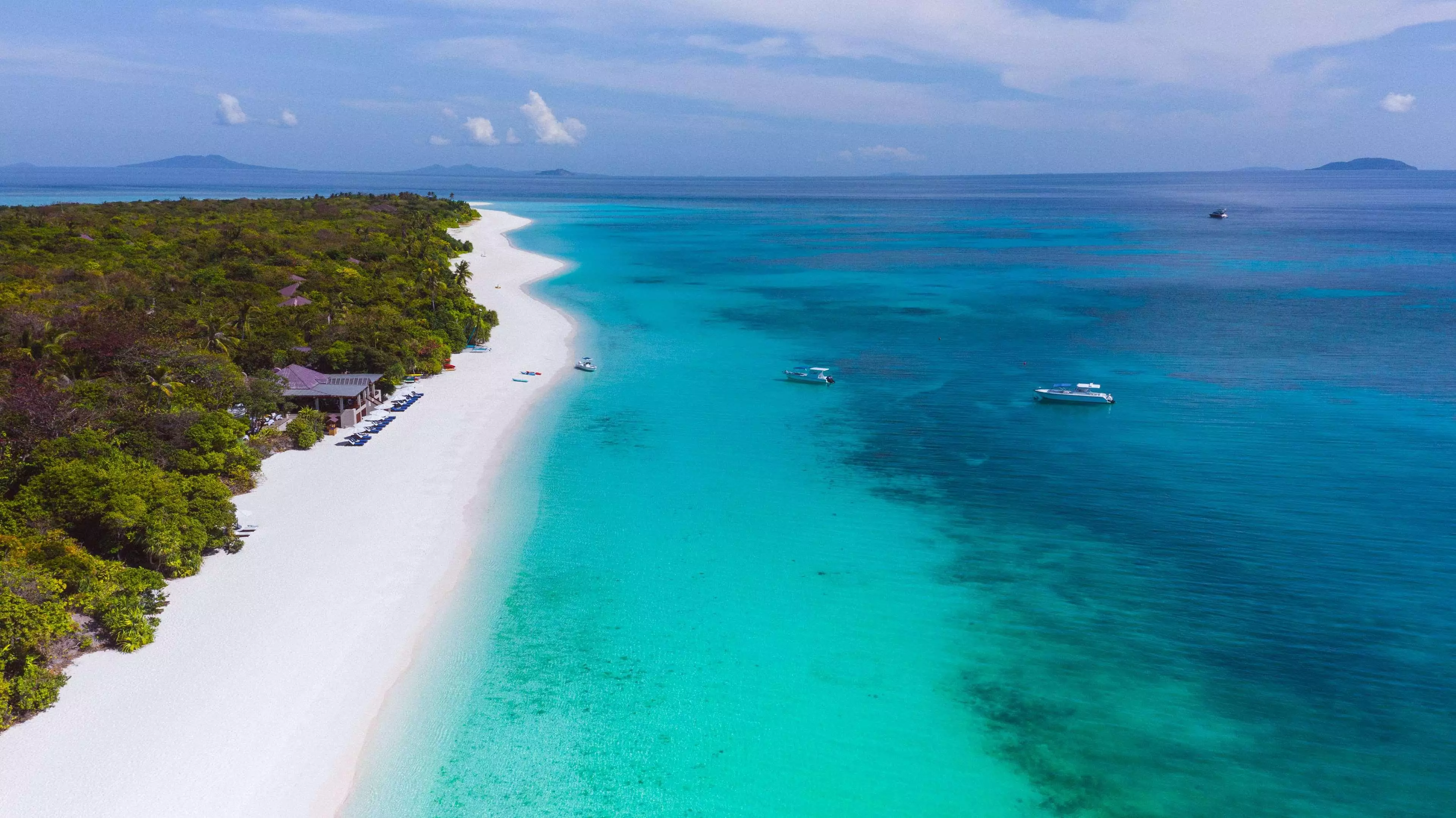 Alibaba https://cdn.alibaba.ir/ostorage/hotel-accommodation-images/6a3a8734ece37da9b7c78474_Pamalican-Island-Amanpulo-0.webp