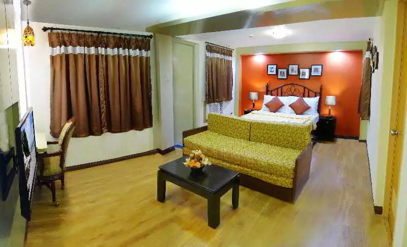 هتل 1775 Adriatico Suites مانیلا