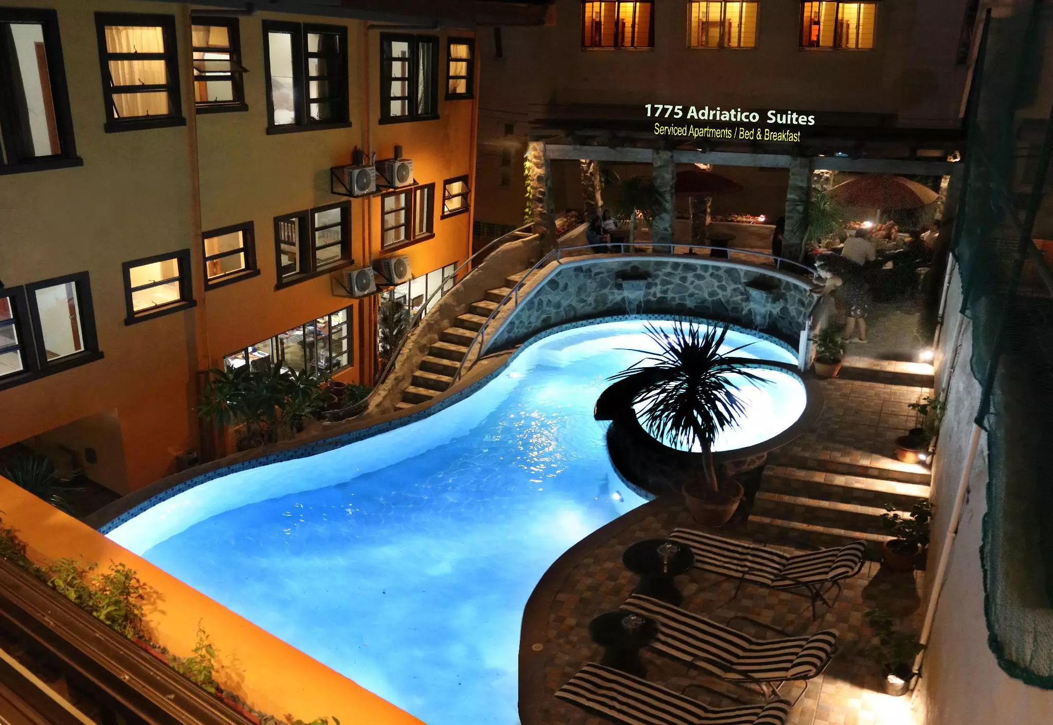 هتل 1775 Adriatico Suites مانیلا