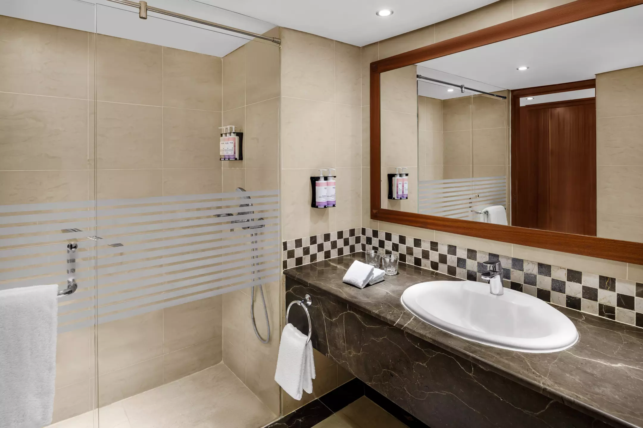 هتل Mövenpick Hotel Karachi کراچی