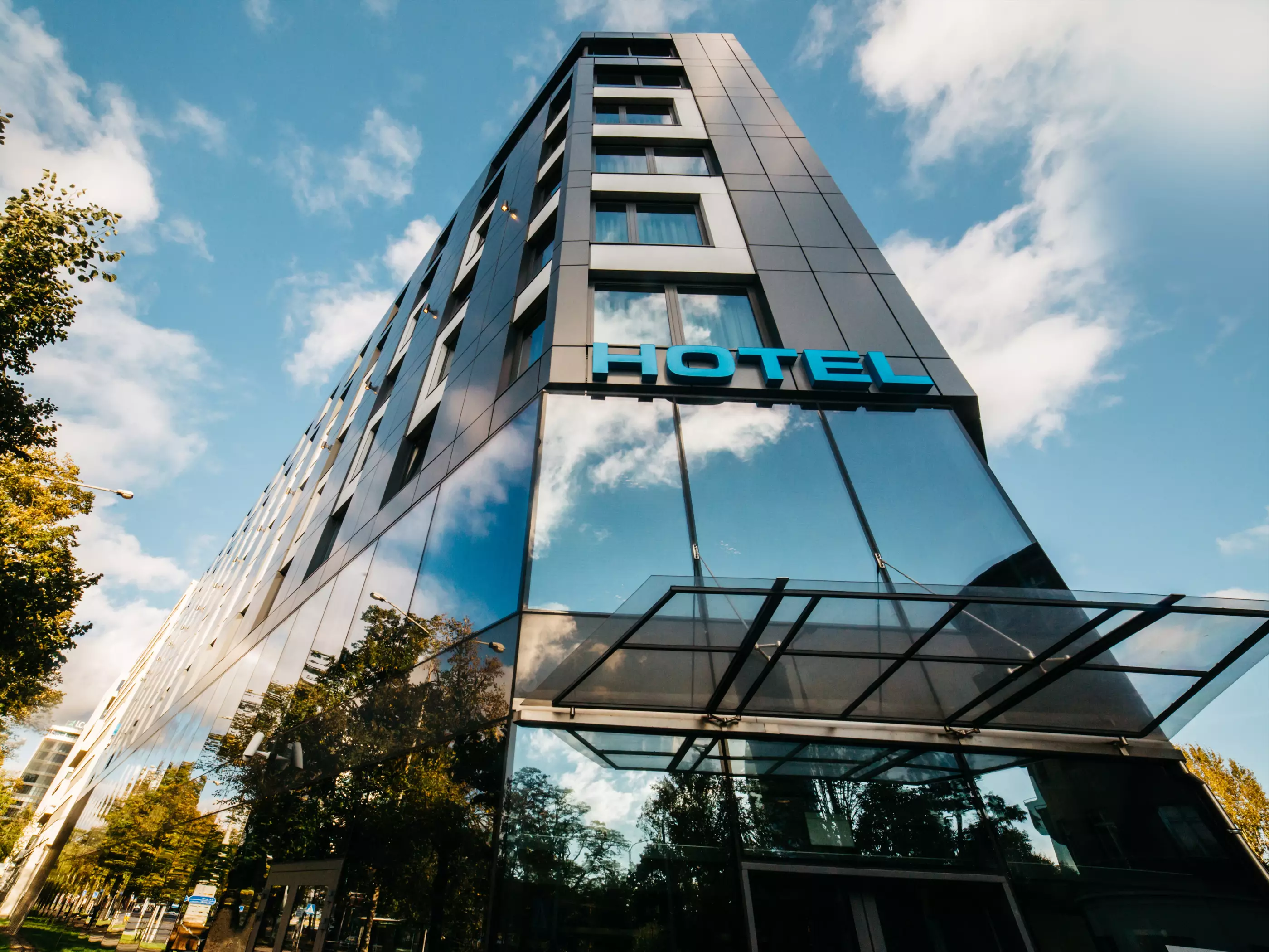 Alibaba https://cdn.alibaba.ir/ostorage/hotel-accommodation-images/6a3b3b14ece37da9b7c80cc7_Wroclaw-Q-Hotel-Plus-Wroclaw-BW-Premier-Collection-0.webp