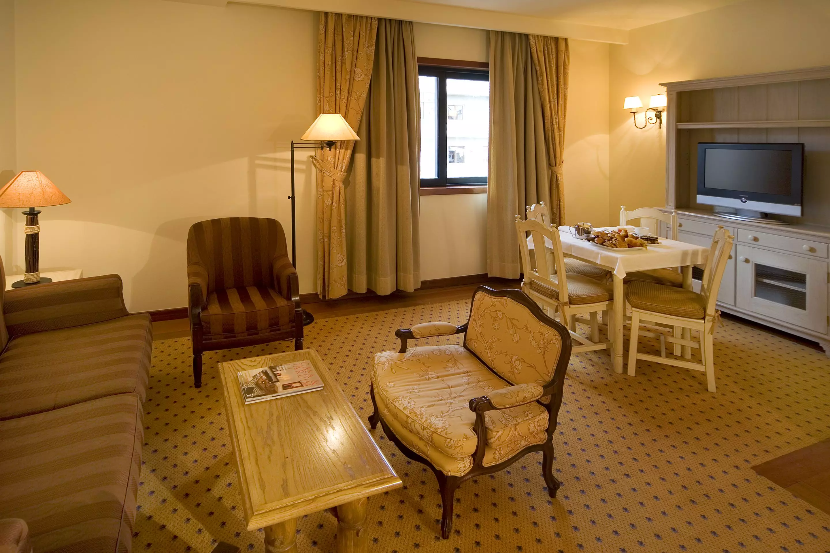 هتل Apartamentos Turísticos Real Residencia لیسبون