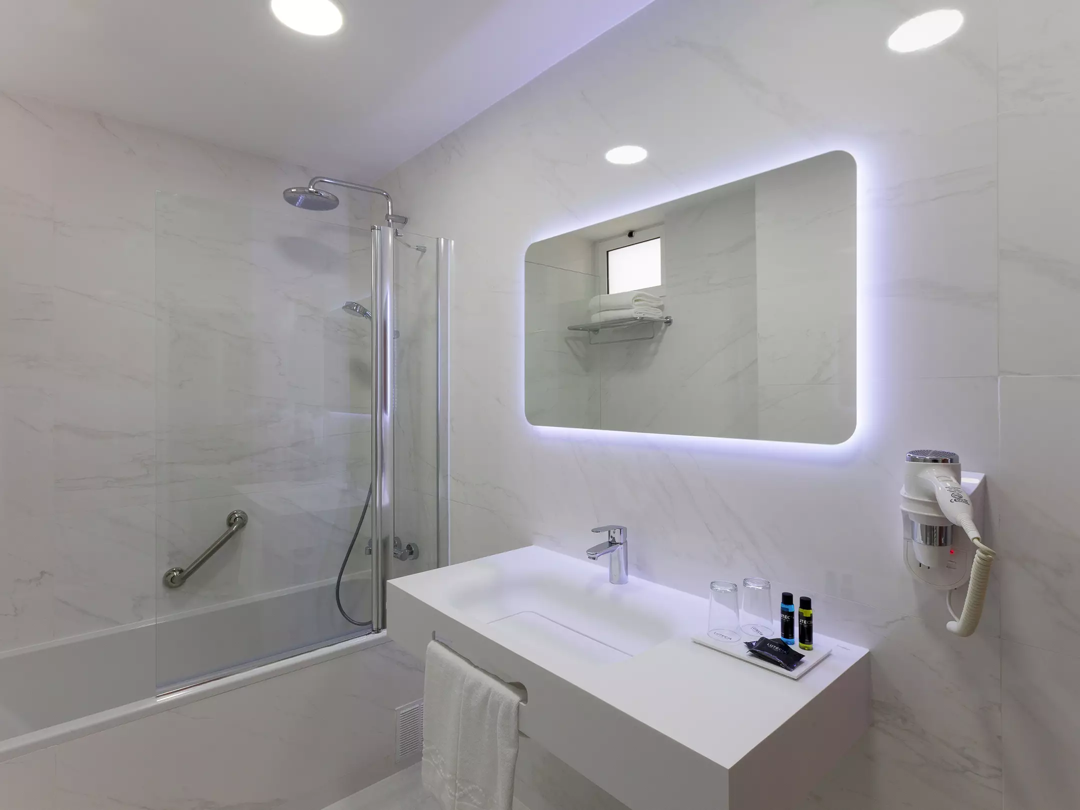 Alibaba https://cdn.alibaba.ir/ostorage/hotel-accommodation-images/6a3c11deece37da9b7c8a5d3_Lisbon-Lutecia-Smart-Design-Hotel-0.webp