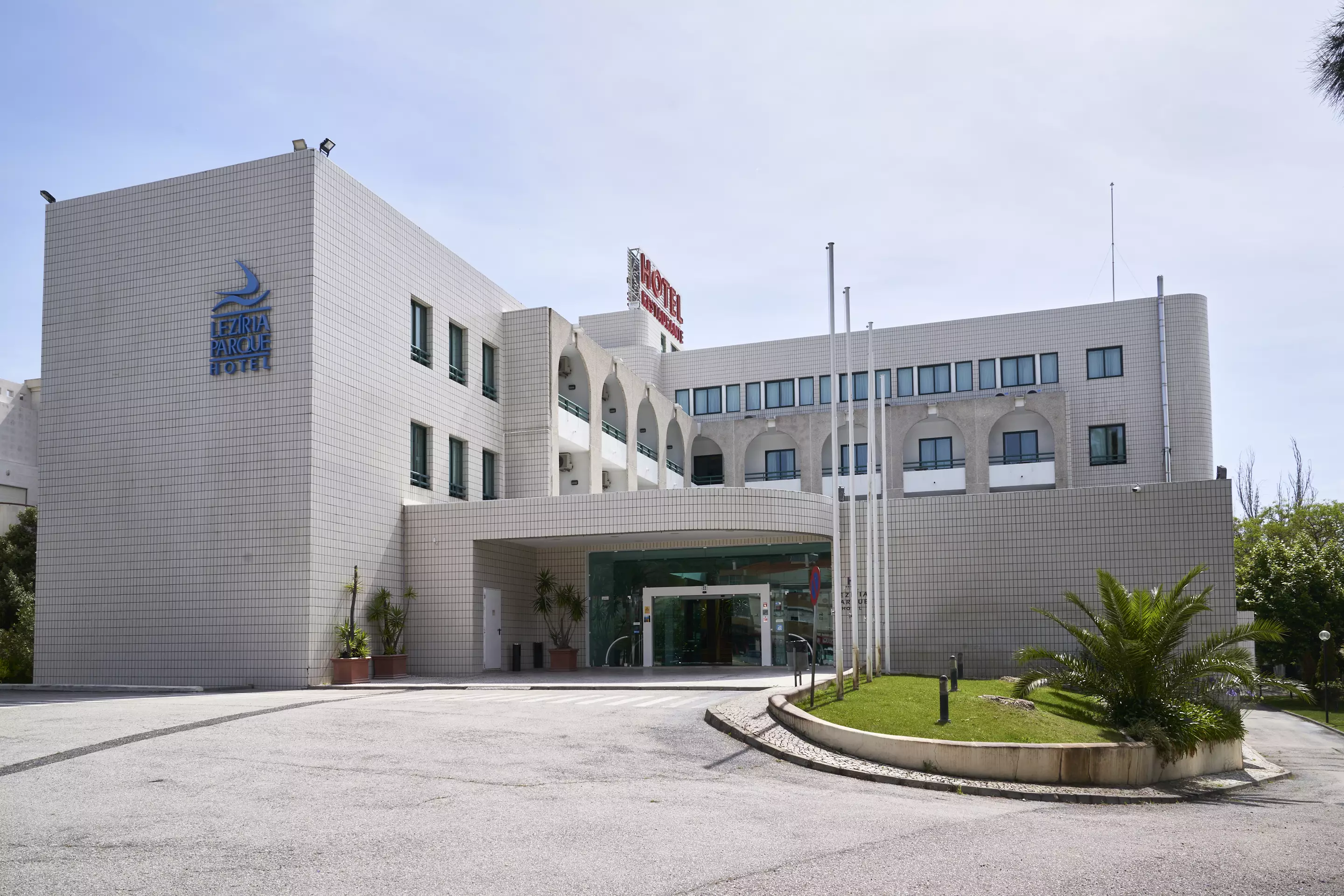 Alibaba https://cdn.alibaba.ir/ostorage/hotel-accommodation-images/6a3c16a4ece37da9b7c8a9b3_Vila-Franca-de-Xira-Leziria-Parque-Hotel-0.webp
