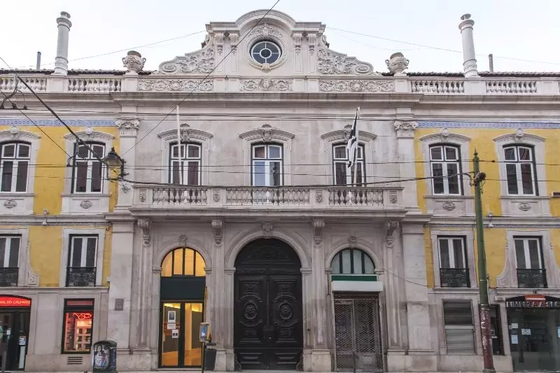 Alibaba https://cdn.alibaba.ir/ostorage/hotel-accommodation-images/6a3c24c7ece37da9b7c8b3f3_Lisbon-Pal-cio-Cam-es--Lisbon-Apartments-0.webp
