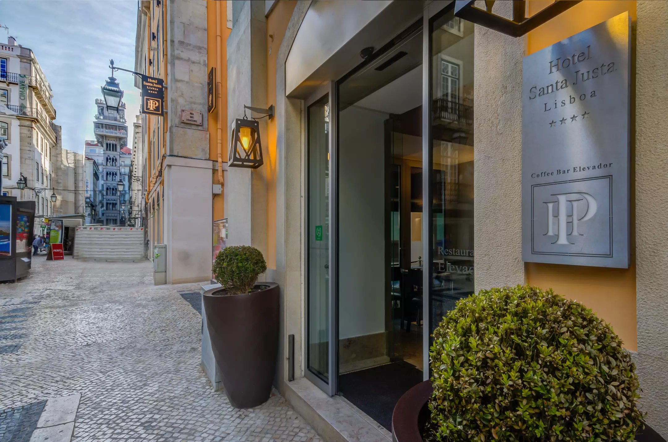 Alibaba https://cdn.alibaba.ir/ostorage/hotel-accommodation-images/6a3c27d1ece37da9b7c8b632_Lisbon-Santa-Justa-0.webp