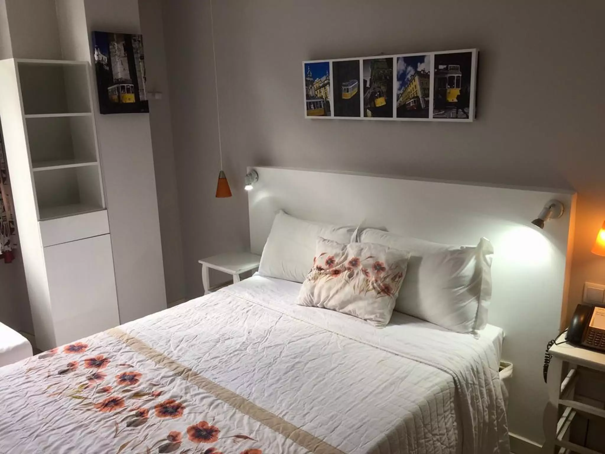 هتل Golden Tram 242 Lisbonne Hostel لیسبون