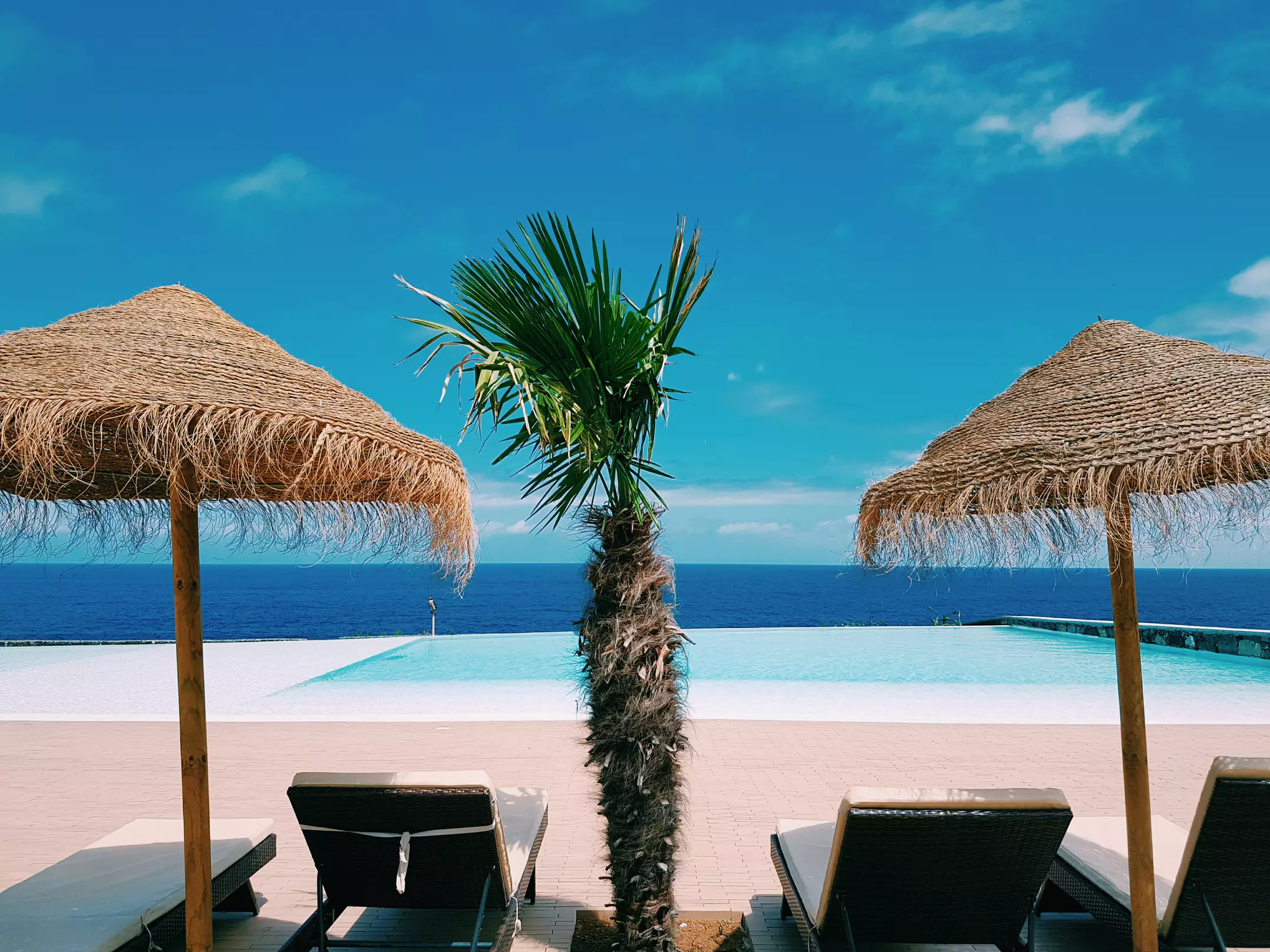 Alibaba https://cdn.alibaba.ir/ostorage/hotel-accommodation-images/6a3c3aa2ece37da9b7c8c3d7_Fenais-da-luz-Pedras-do-Mar-Resort--Spa-0.webp