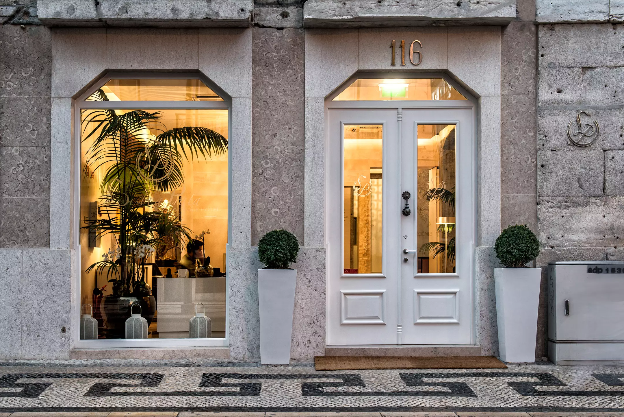Alibaba https://cdn.alibaba.ir/ostorage/hotel-accommodation-images/6a3c3cbfece37da9b7c8c53f_Lisbon-Lisboa-Prata-Boutique-Hotel-0.webp