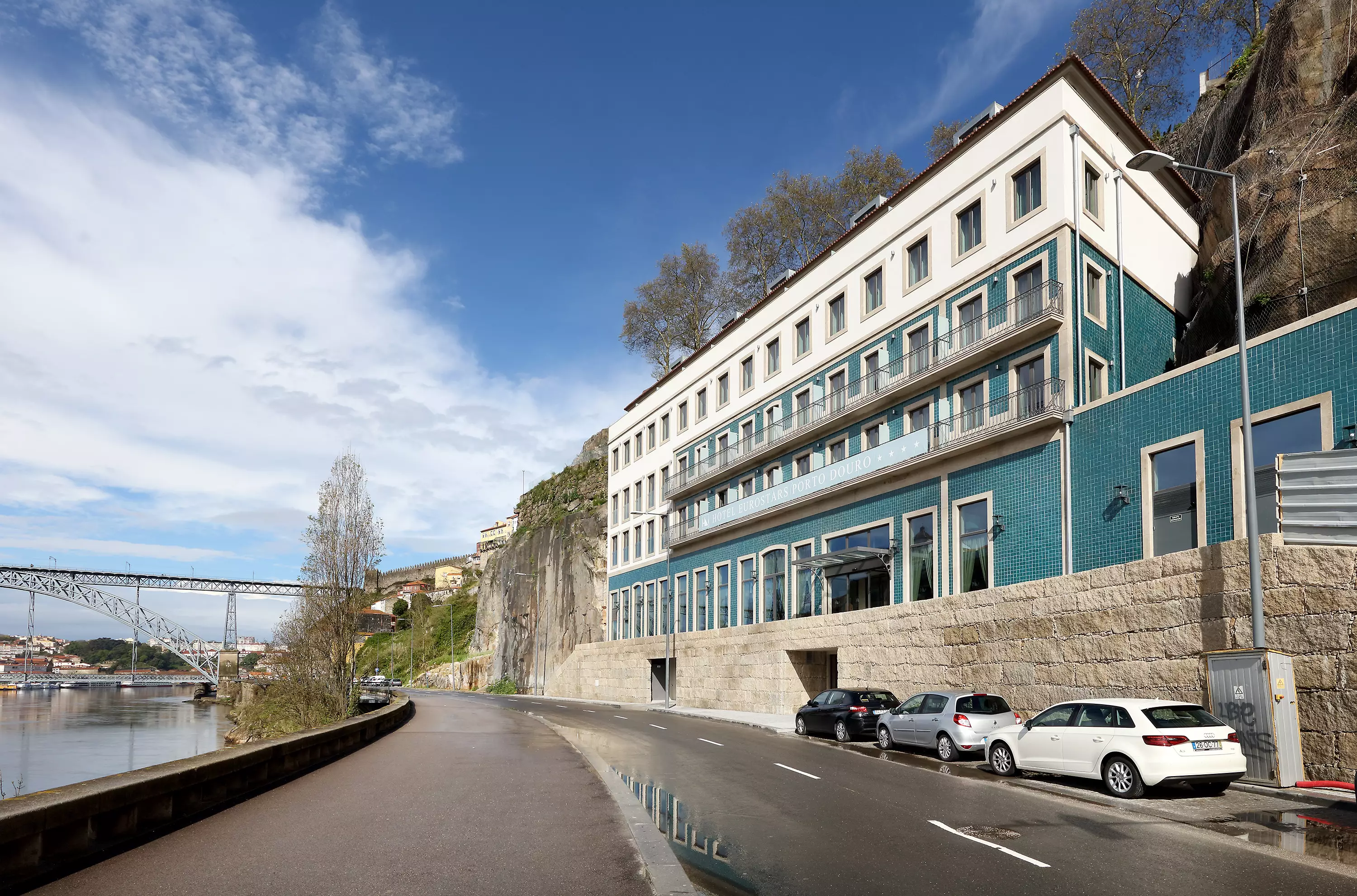 Alibaba https://cdn.alibaba.ir/ostorage/hotel-accommodation-images/6a3c5274ece37da9b7c8d531_Porto-Eurostars-Porto-Douro-0.webp