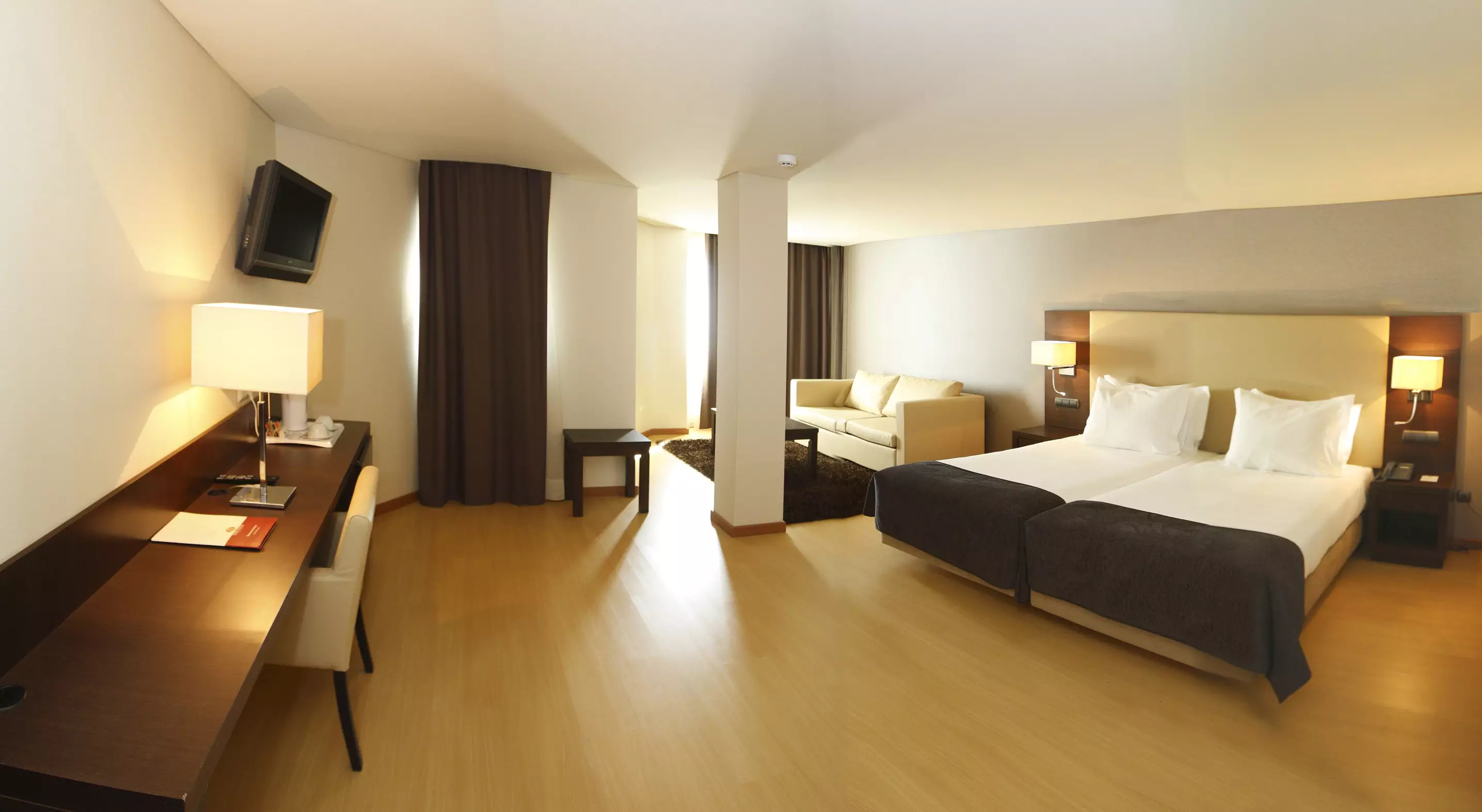 هتل Turim Iberia Hotel لیسبون