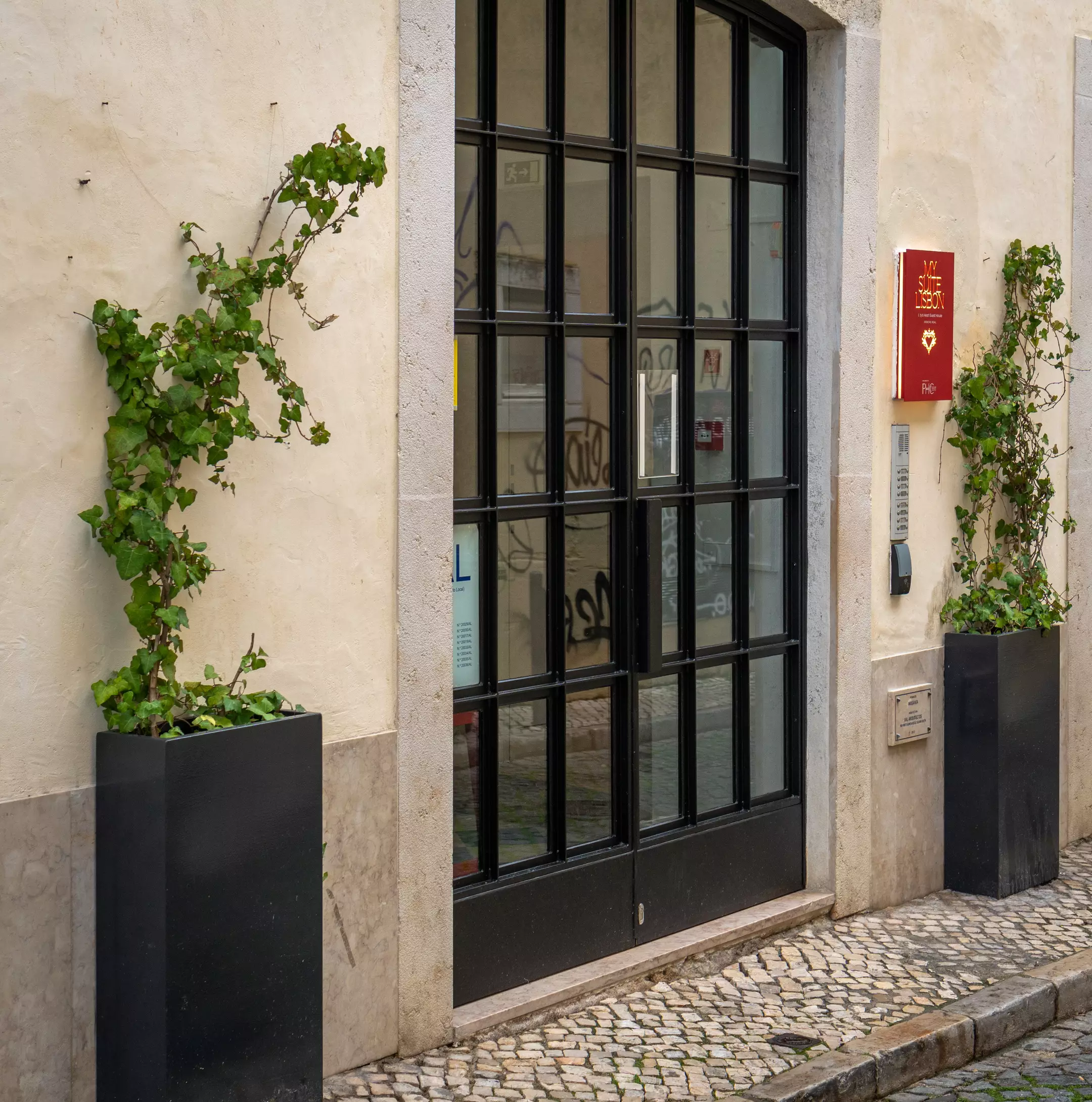 Alibaba https://cdn.alibaba.ir/ostorage/hotel-accommodation-images/6a3c9a88ece37da9b7c90b85_Lisbon-My-Suite-Lisbon-0.webp