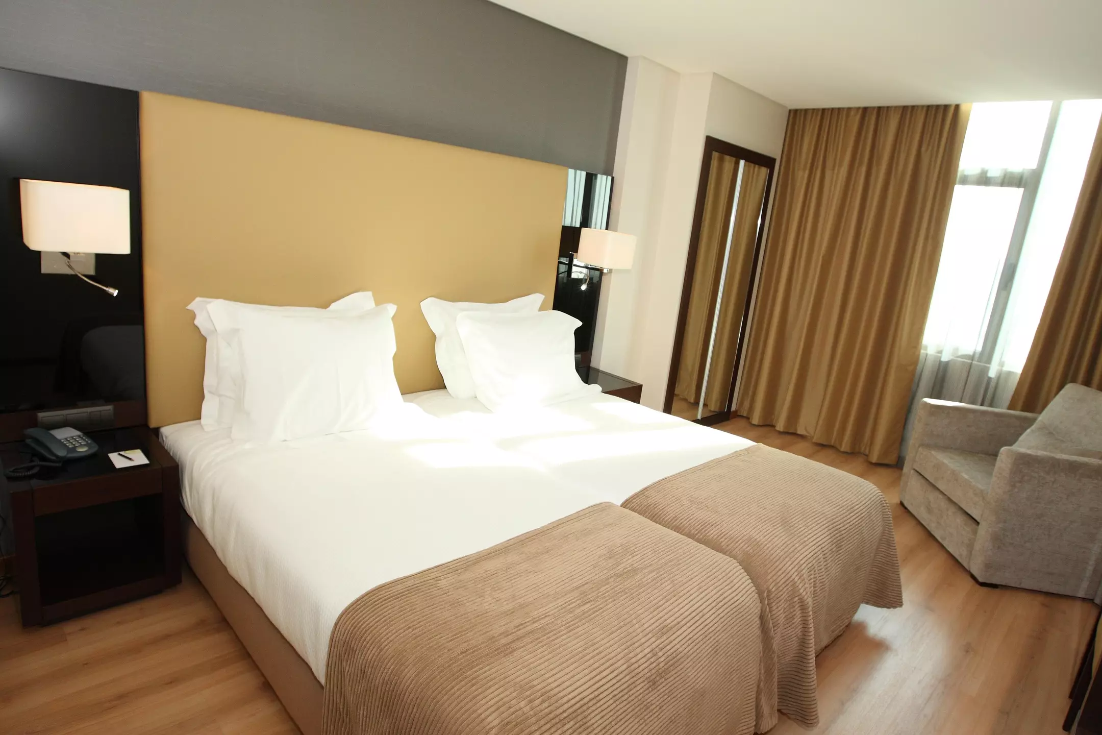 هتل Turim Alameda Hotel لیسبون