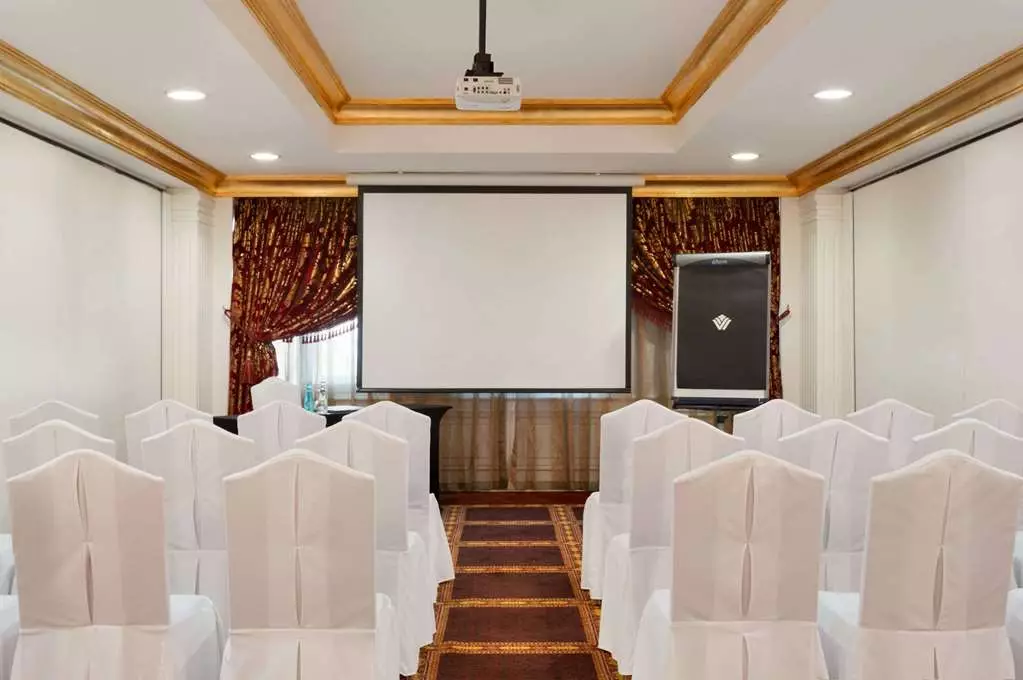 Alibaba https://cdn.alibaba.ir/ostorage/hotel-accommodation-images/6a3cd3b5eeea559349478f86_Doha-Wyndham-Grand-Regency-Doha-0.webp