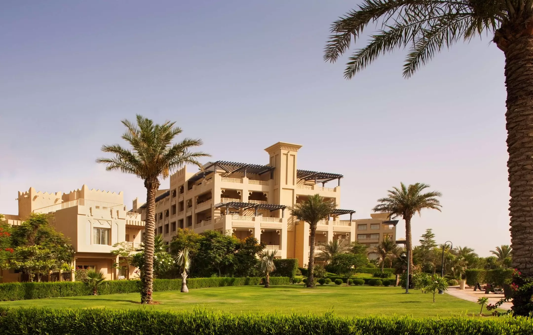 Alibaba https://cdn.alibaba.ir/ostorage/hotel-accommodation-images/6a3ce21eeeea559349479994_Doha-Grand-Hyatt-Doha-Hotel--Villas-0.webp