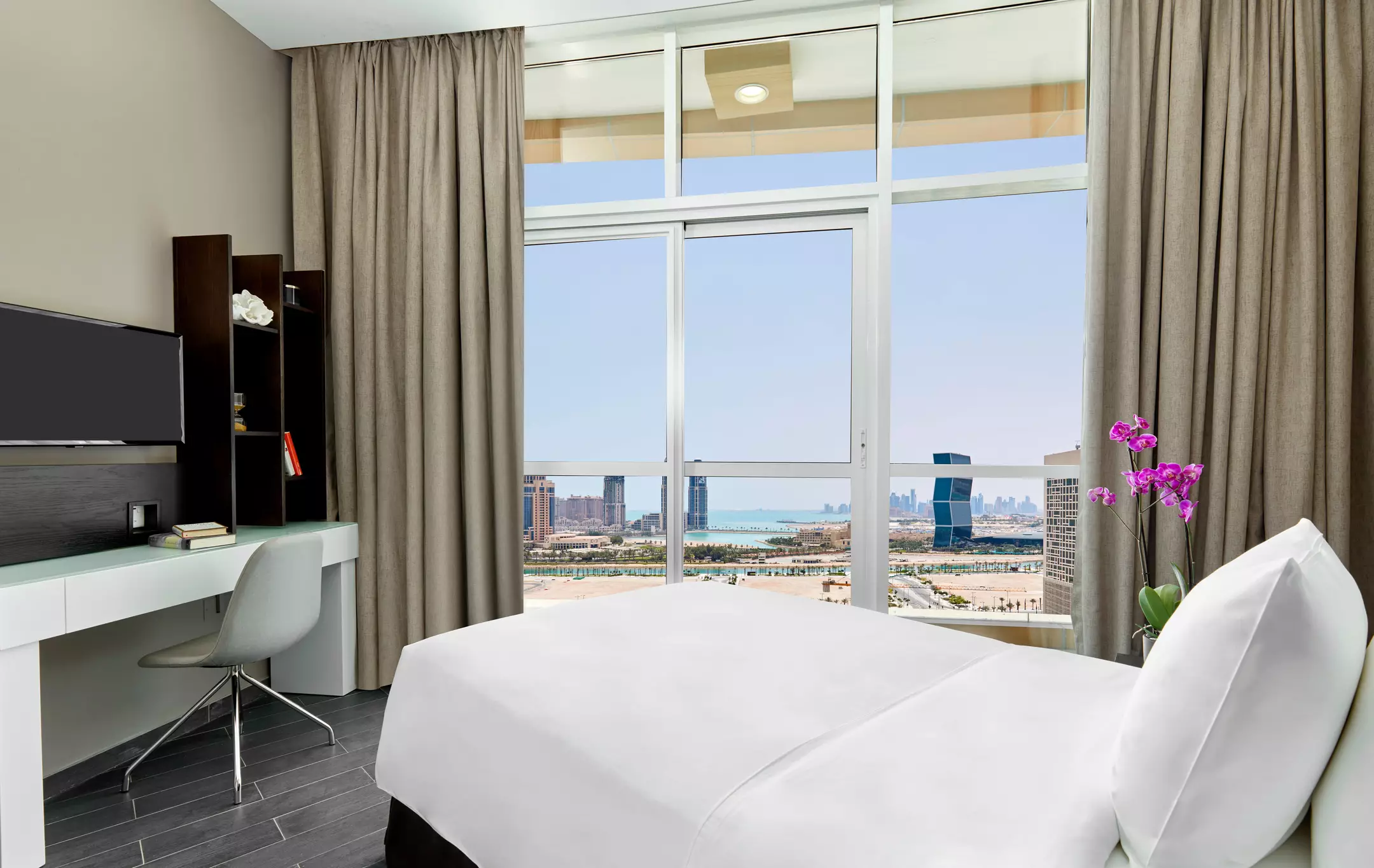 هتل Staybridge Suites Doha Lusail دوحه