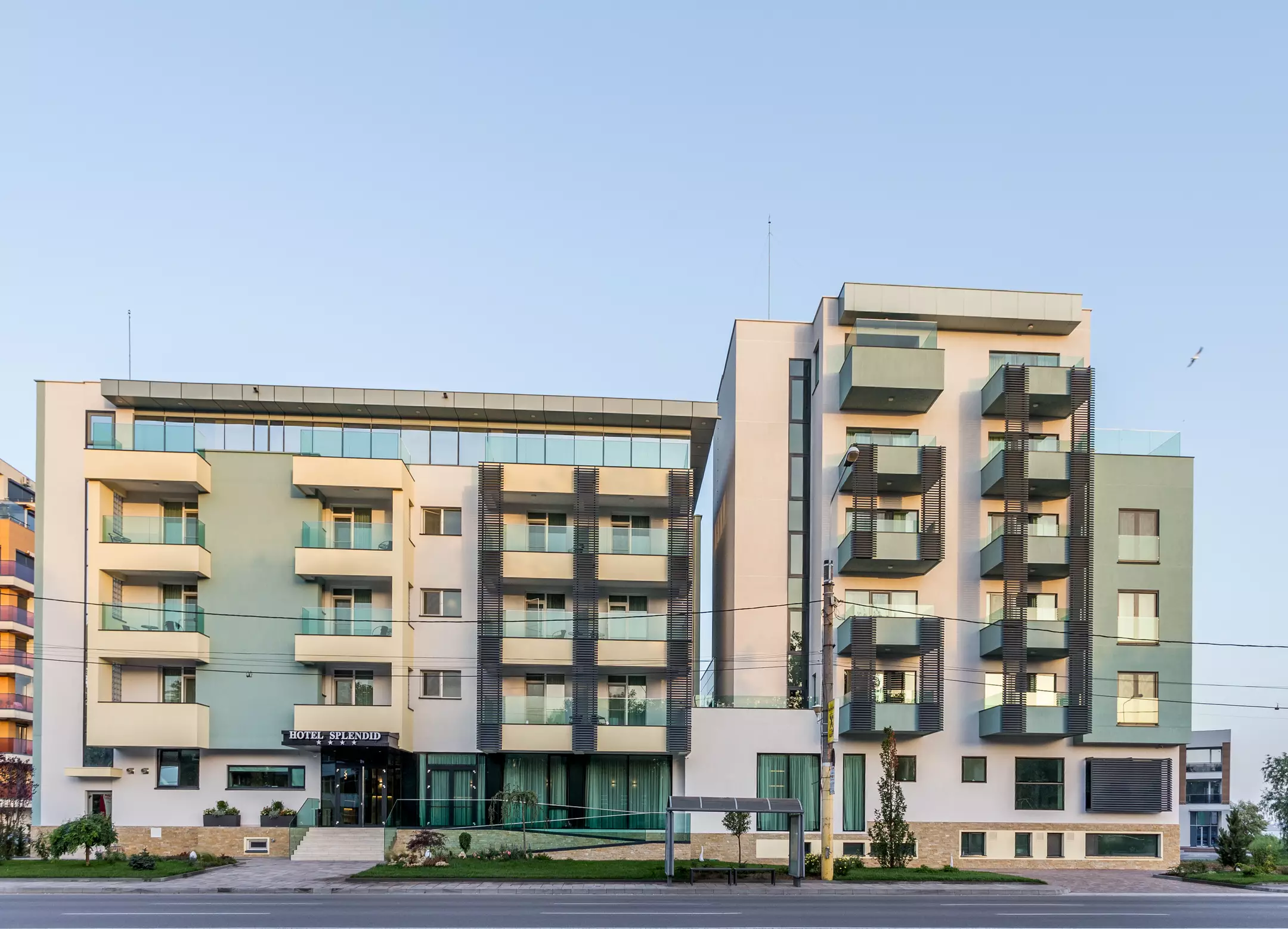 Alibaba https://cdn.alibaba.ir/ostorage/hotel-accommodation-images/6a3d2695eeea55934947c86d_Mamaia-Hotel-Splendid-0.webp