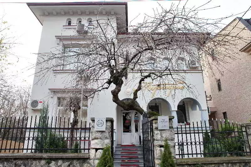 هتل Villa Mystique بلگراد