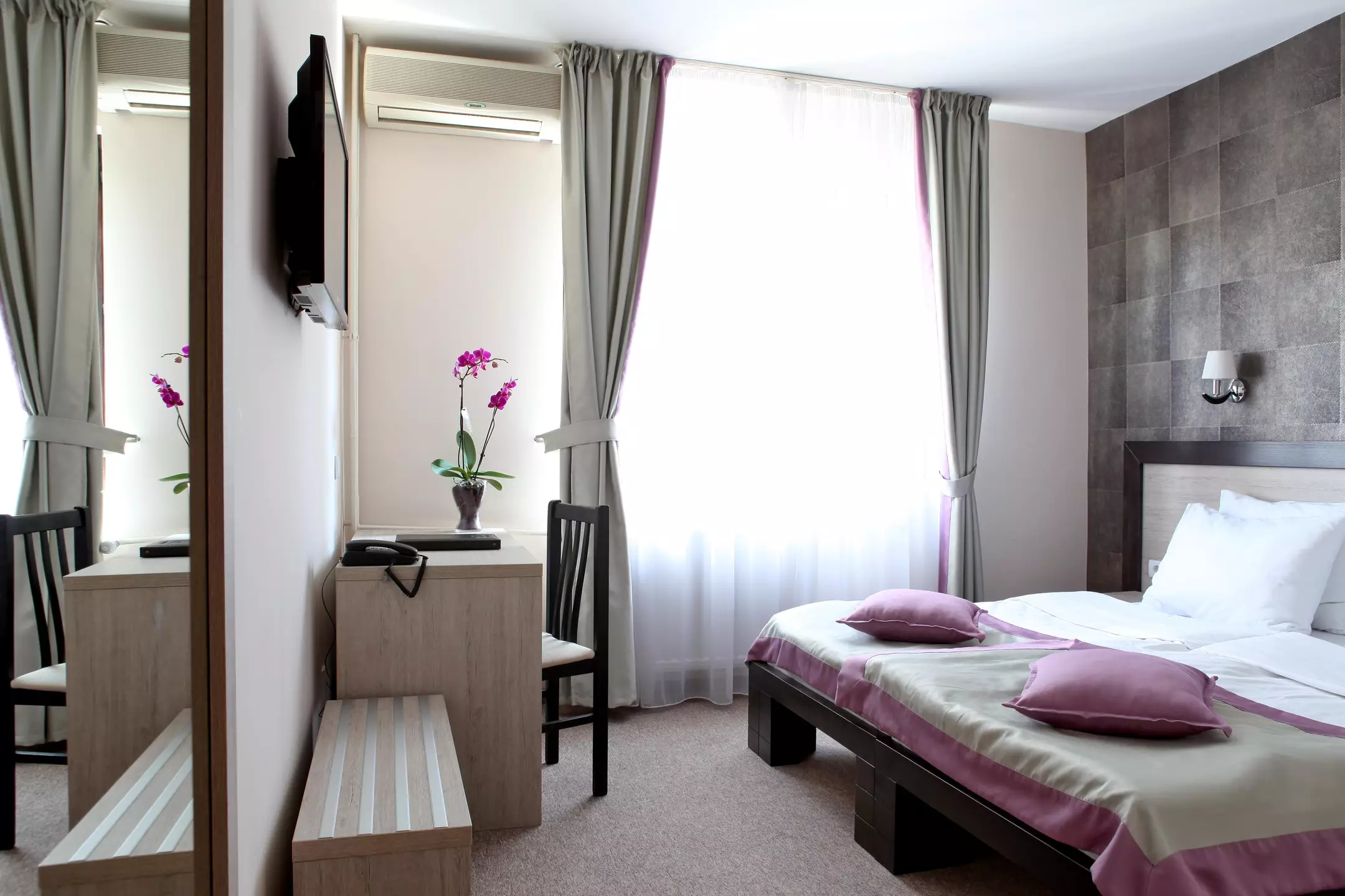 هتل Hotel Vozarev بلگراد