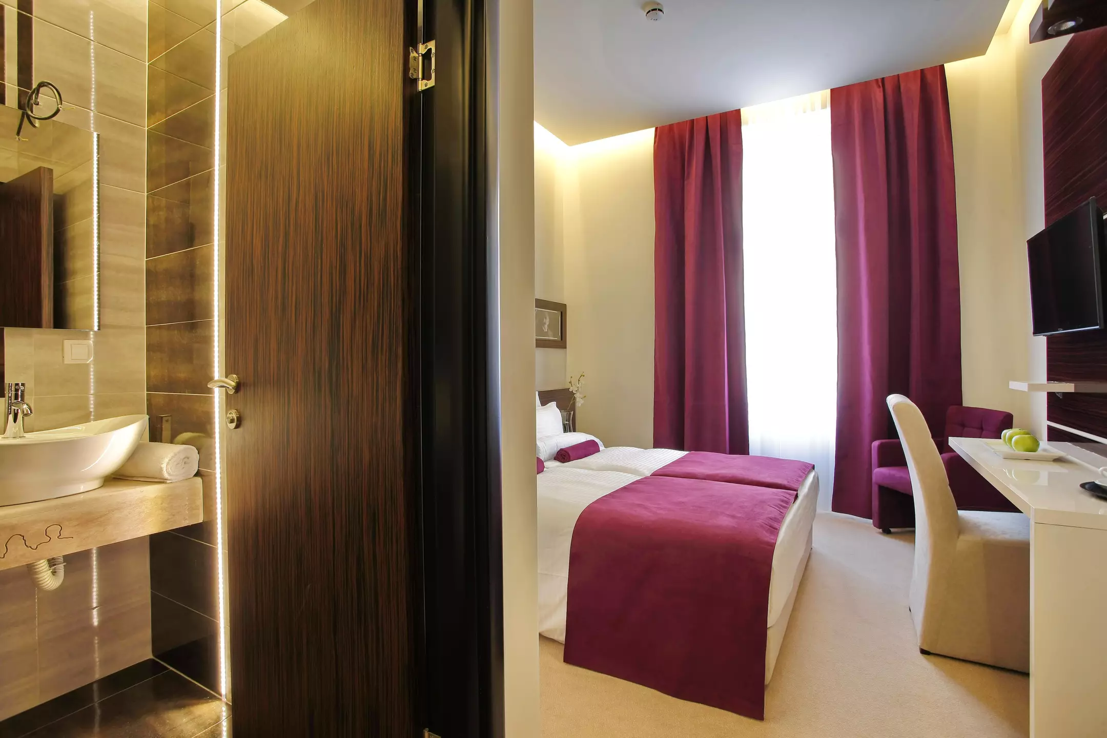 هتل Hotel Theater Belgrade بلگراد