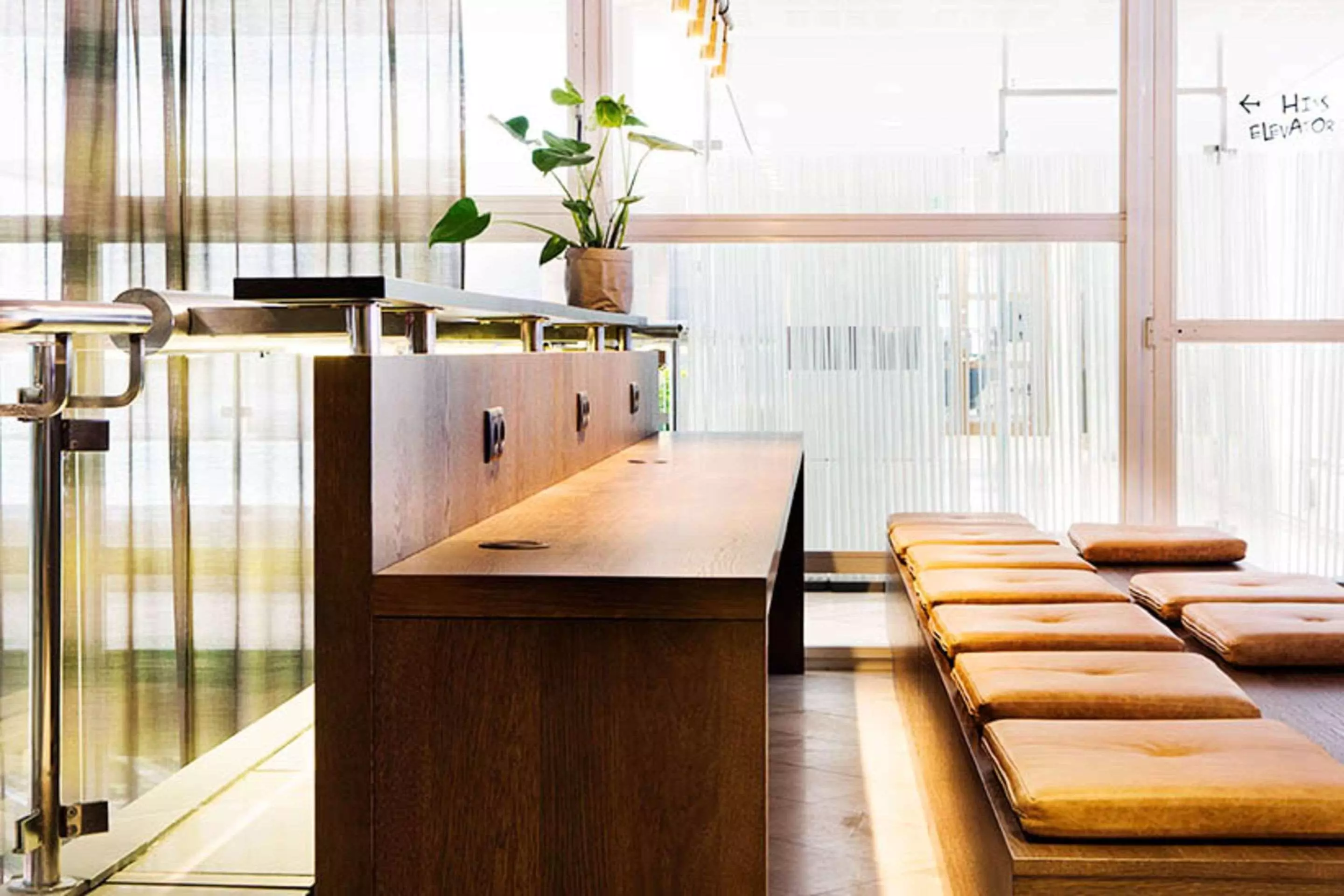 Alibaba https://cdn.alibaba.ir/ostorage/hotel-accommodation-images/6a3d8d13eeea5593494812ca_Stockholm-Comfort-Stockholm-0.webp