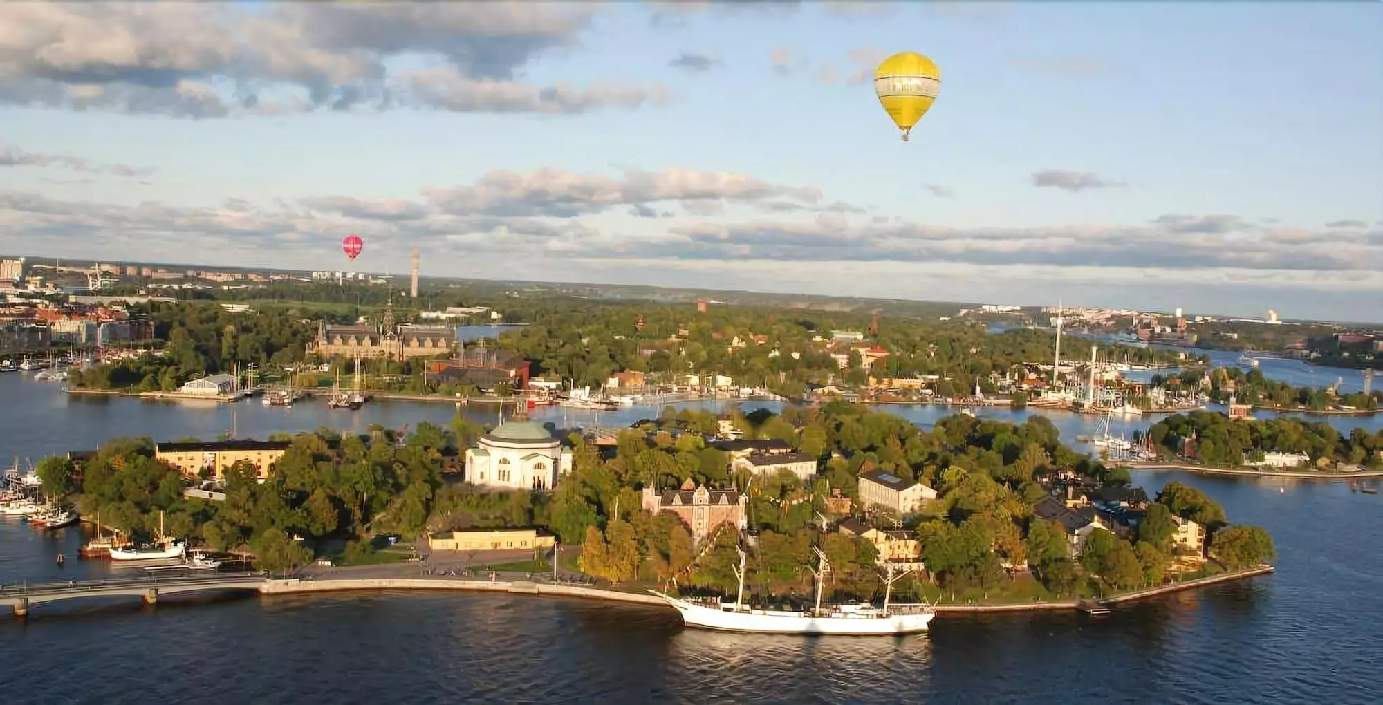 Alibaba https://cdn.alibaba.ir/ostorage/hotel-accommodation-images/6a3d9e3deeea55934948206f_Stockholm-STF-Stockholm-af-Chapman--Skeppsholmen-Hostel-0.webp