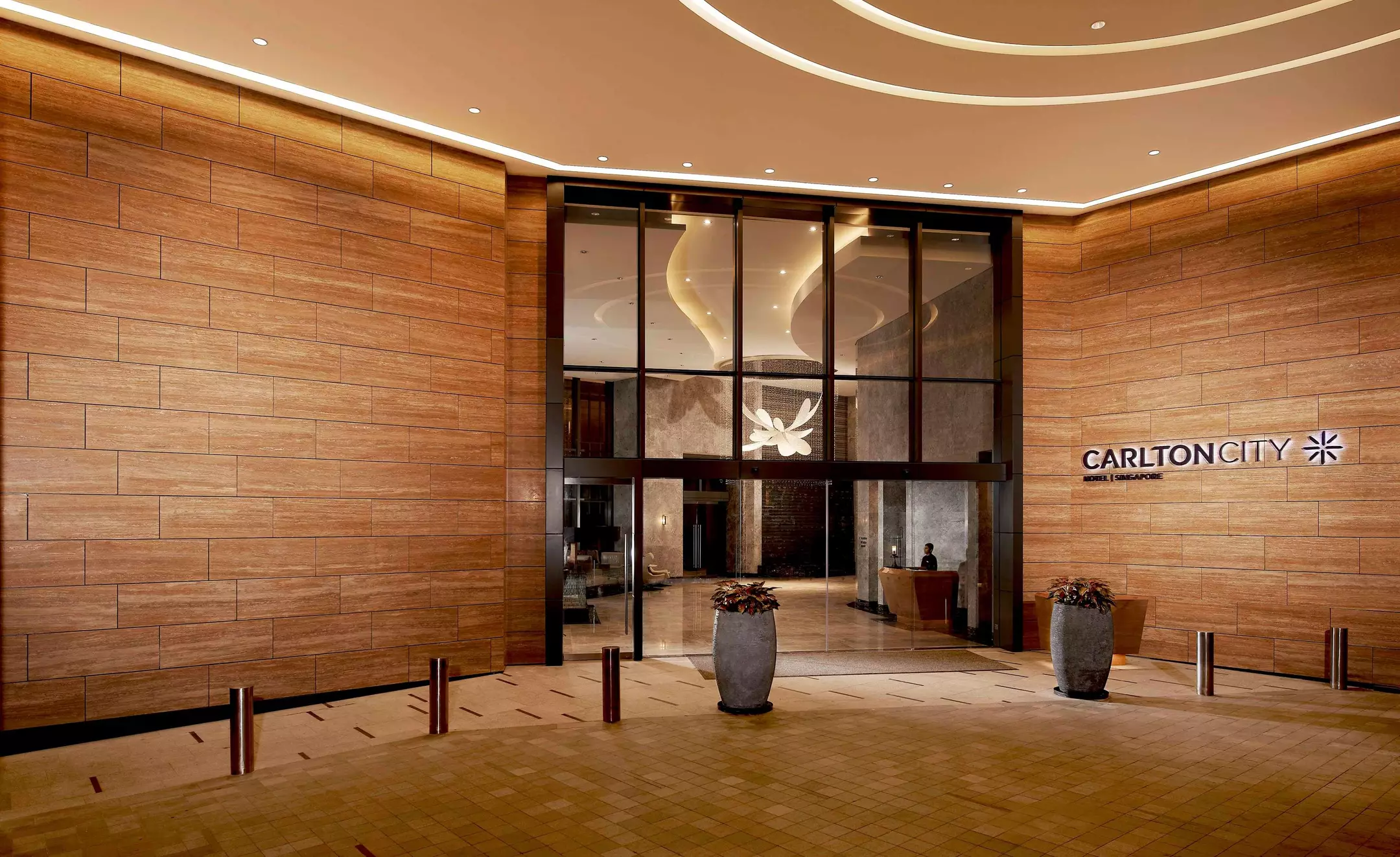 Alibaba https://cdn.alibaba.ir/ostorage/hotel-accommodation-images/6a3de7b0eeea559349485808_Singapore-Carlton-City-Hotel-0.webp