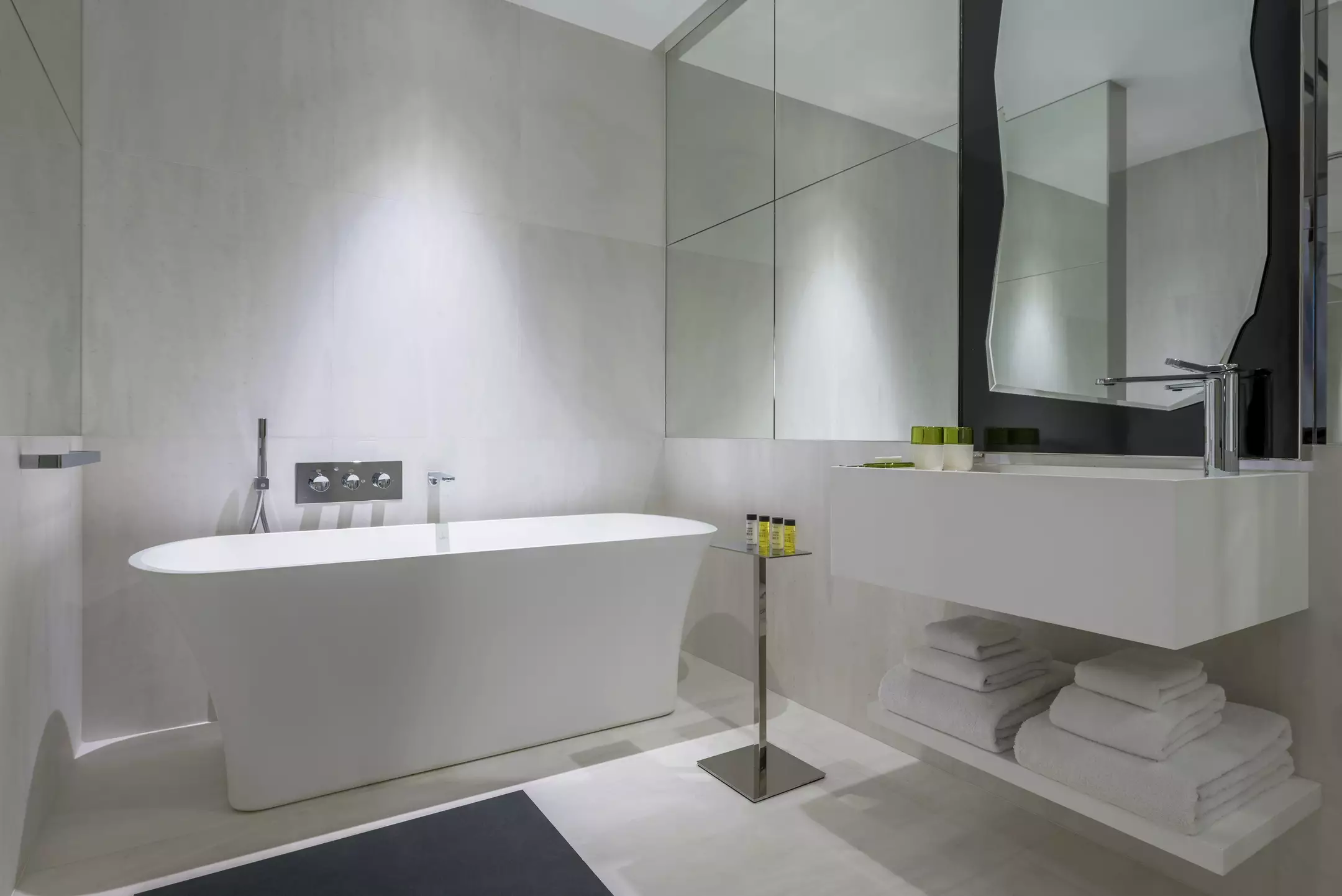 هتل JW Marriott Hotel Singapore South Beach سنگاپور
