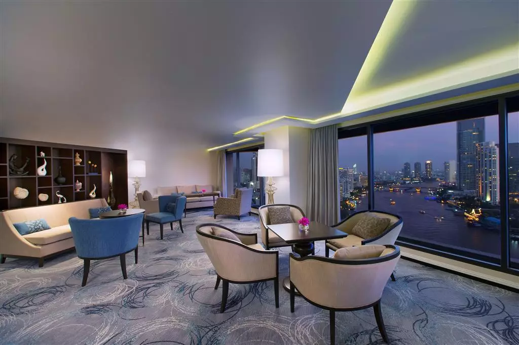 هتل Royal Orchid Sheraton Hotel & Towers بانگکوک