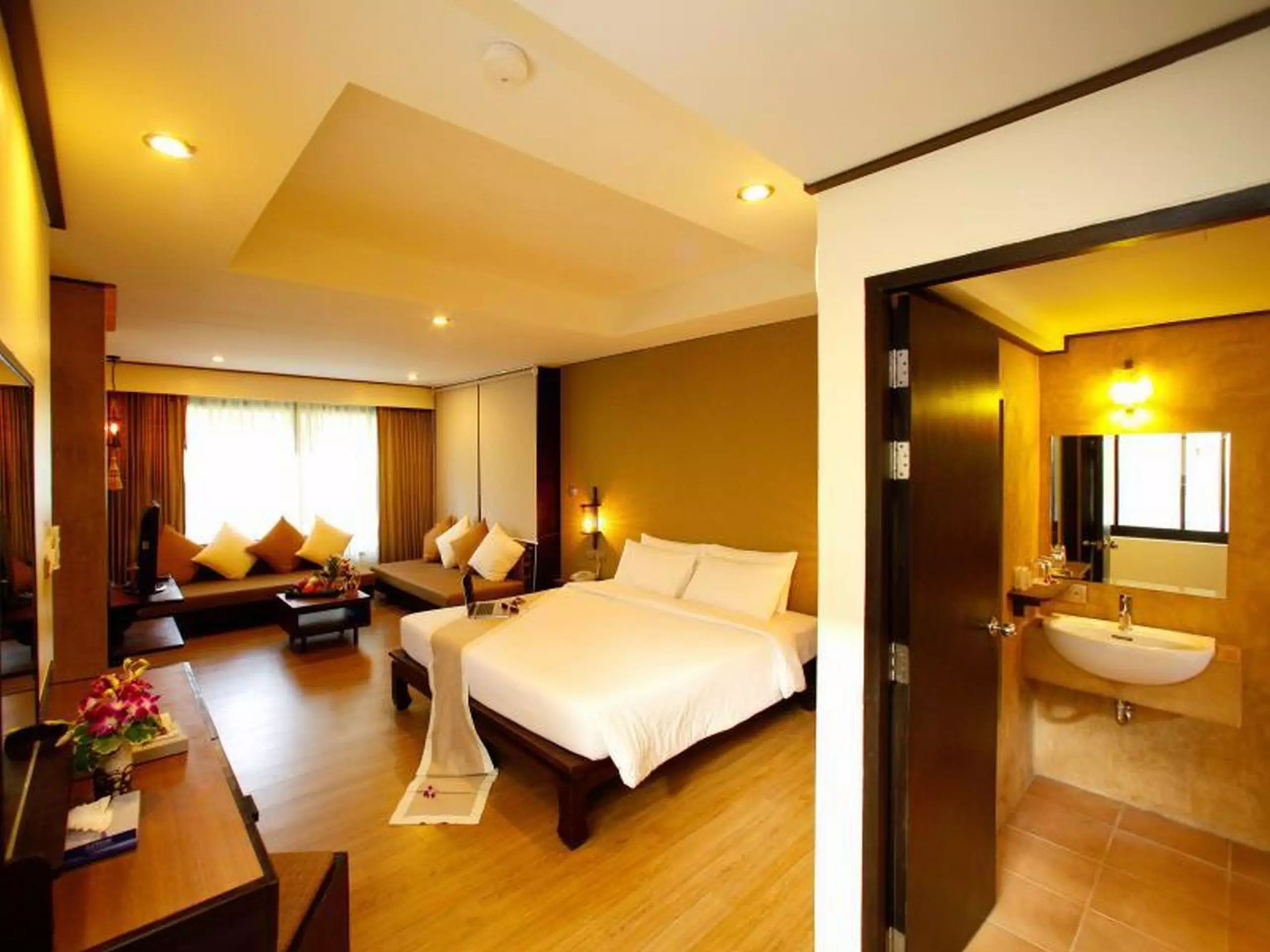 هتل Phuket Island View Karon