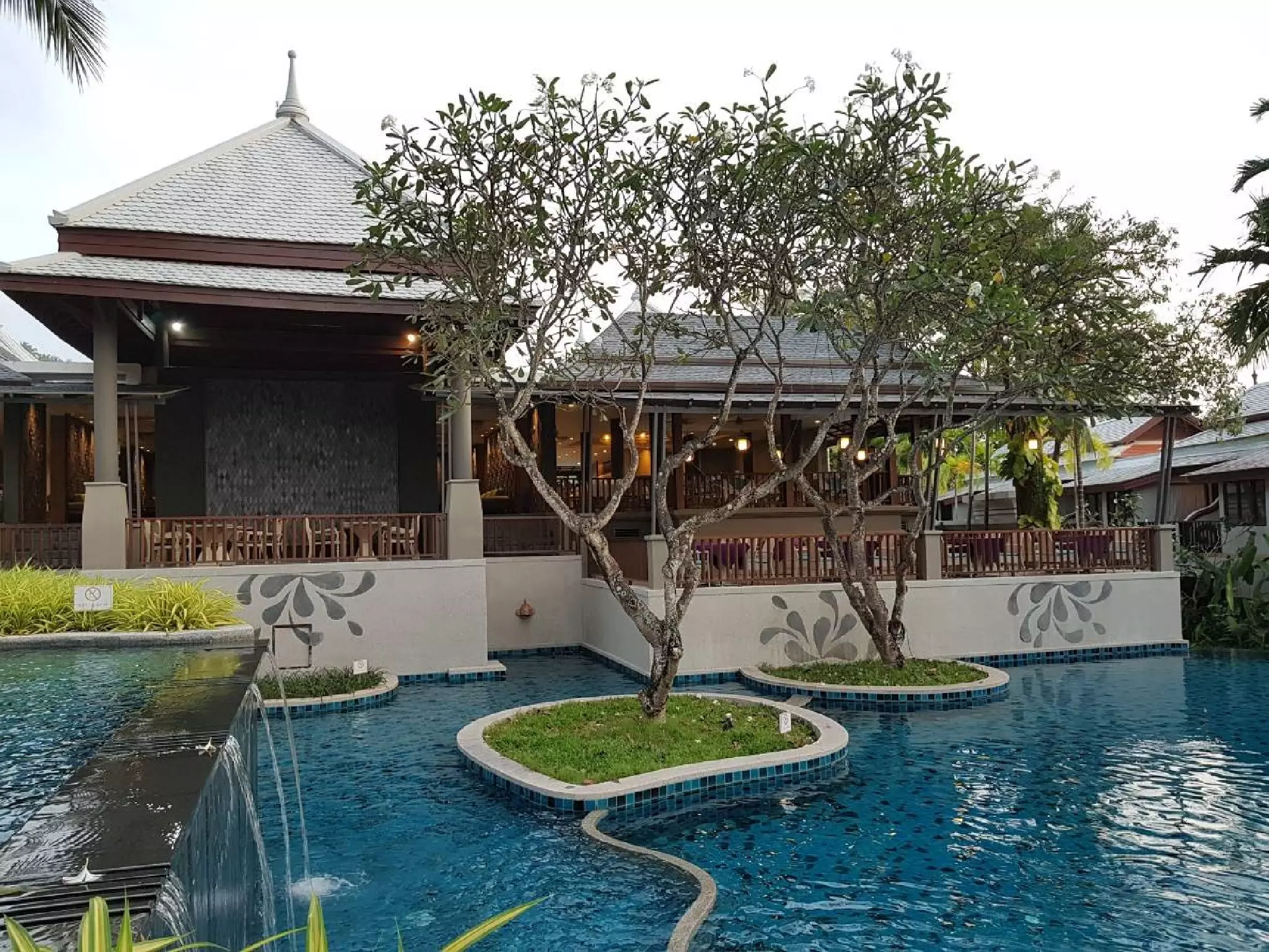 هتل Andaman Cannacia Resort & Spa Kata Beach