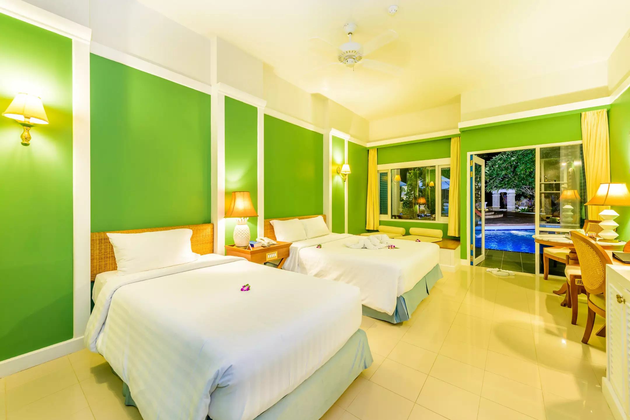 هتل Andaman Seaview Hotel Karon