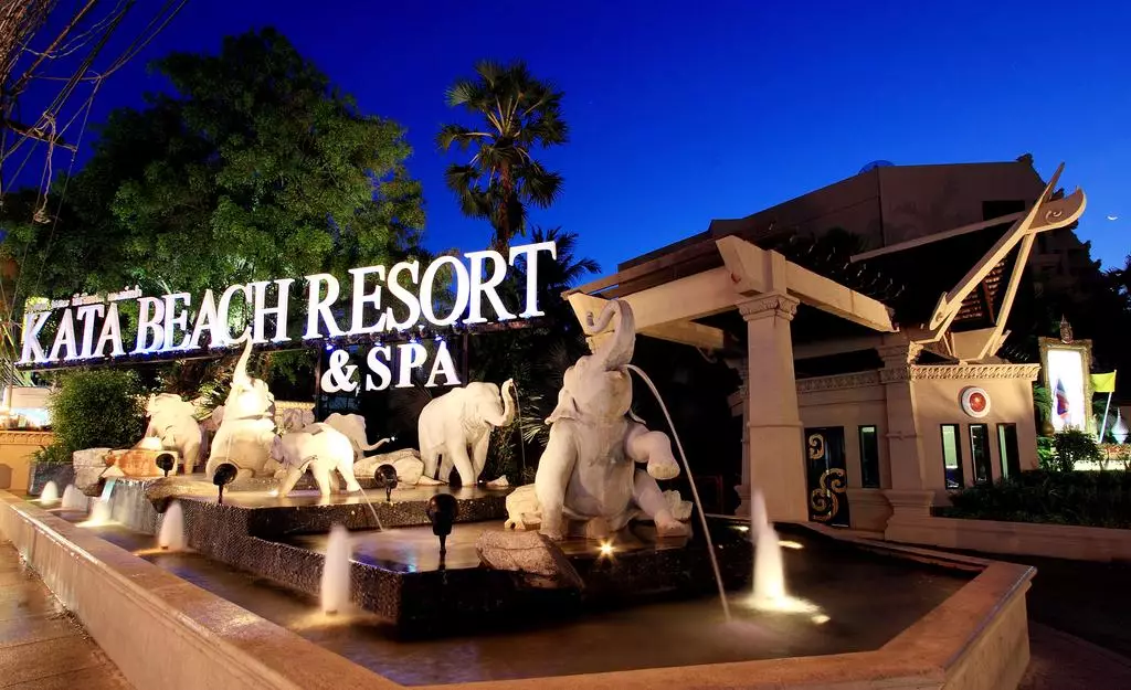 Alibaba https://cdn.alibaba.ir/ostorage/hotel-accommodation-images/6a3e19c8eeea559349487e82_Karon-Beyond-Resort-Kata-0.webp