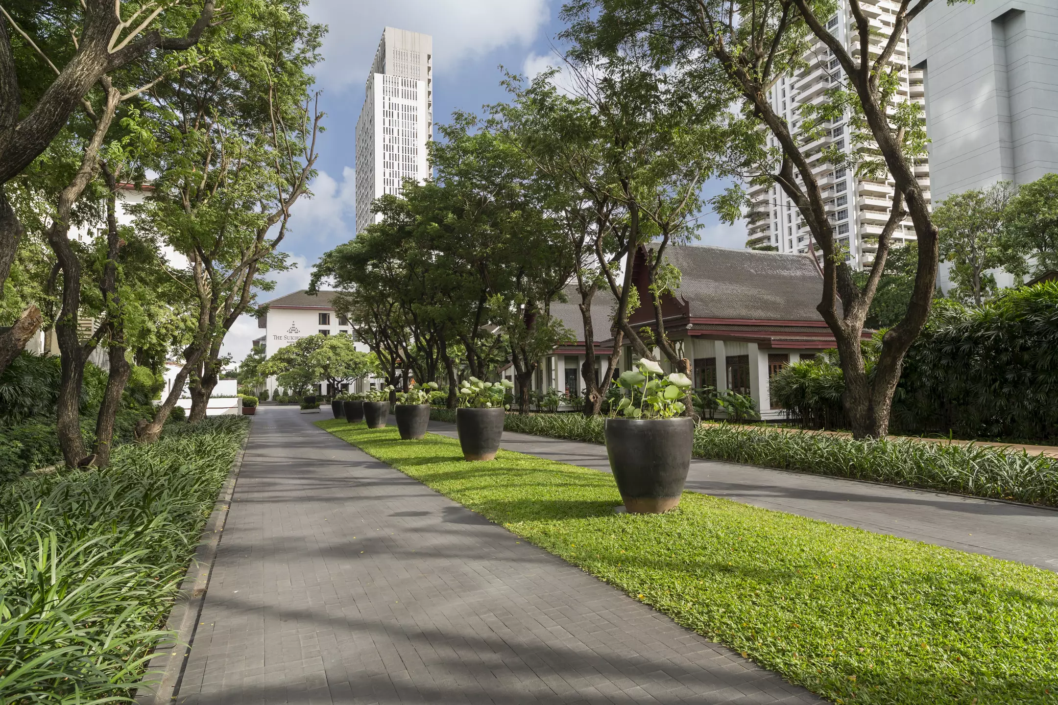 Alibaba https://cdn.alibaba.ir/ostorage/hotel-accommodation-images/6a3e289eeeea55934948893f_Bangkok-The-Sukhothai-0.webp