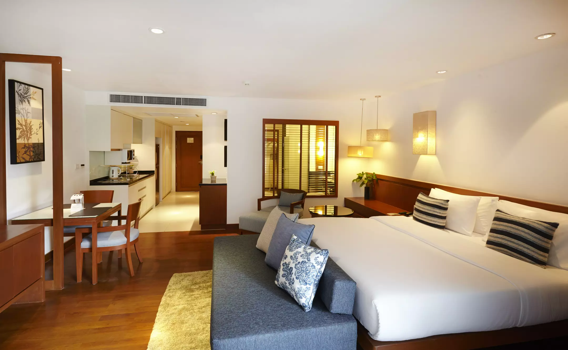 هتل Woodlands Suites Serviced Residences پاتایا