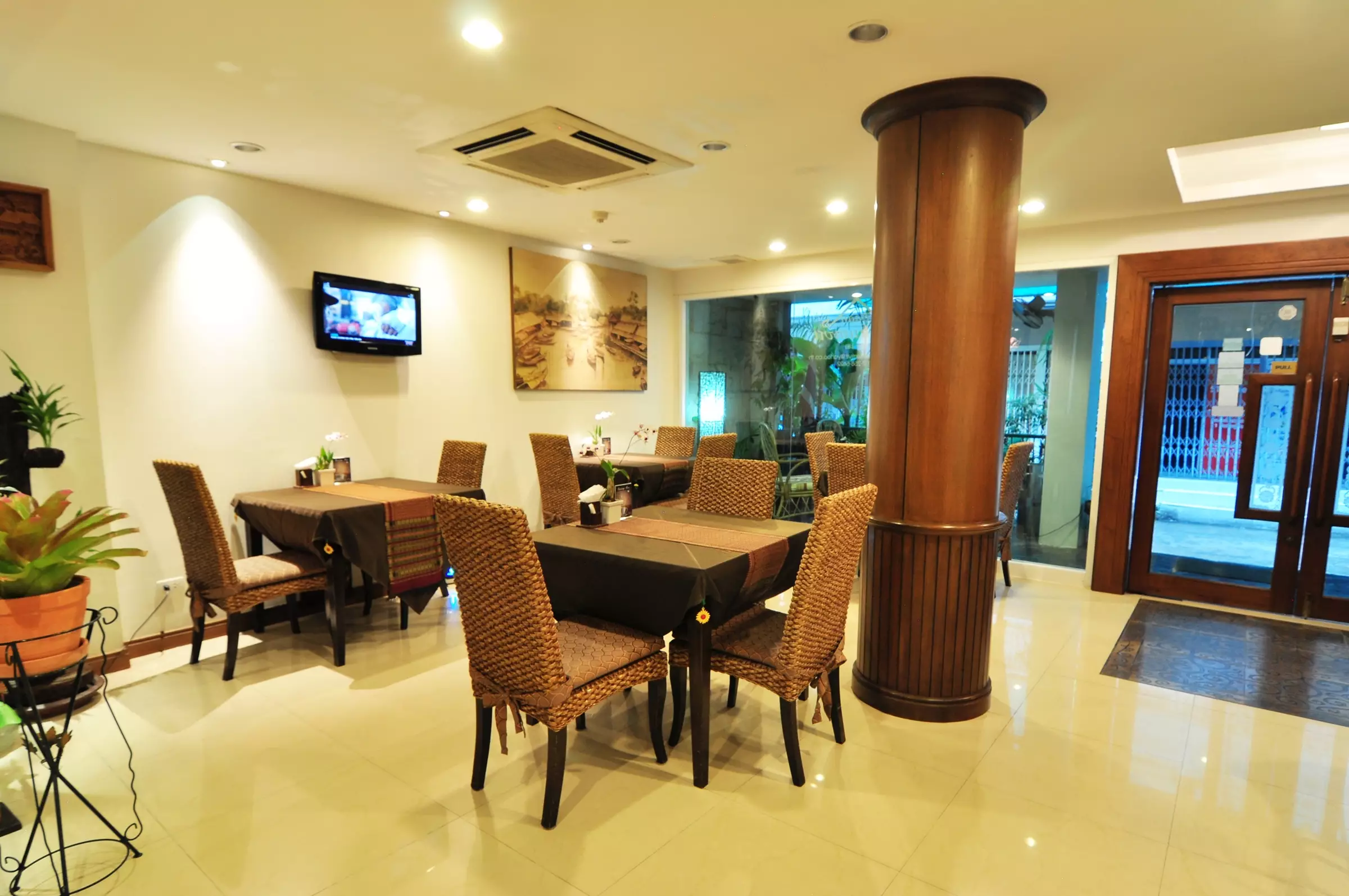 هتل Baan Sukhumvit Soi 18 بانگکوک