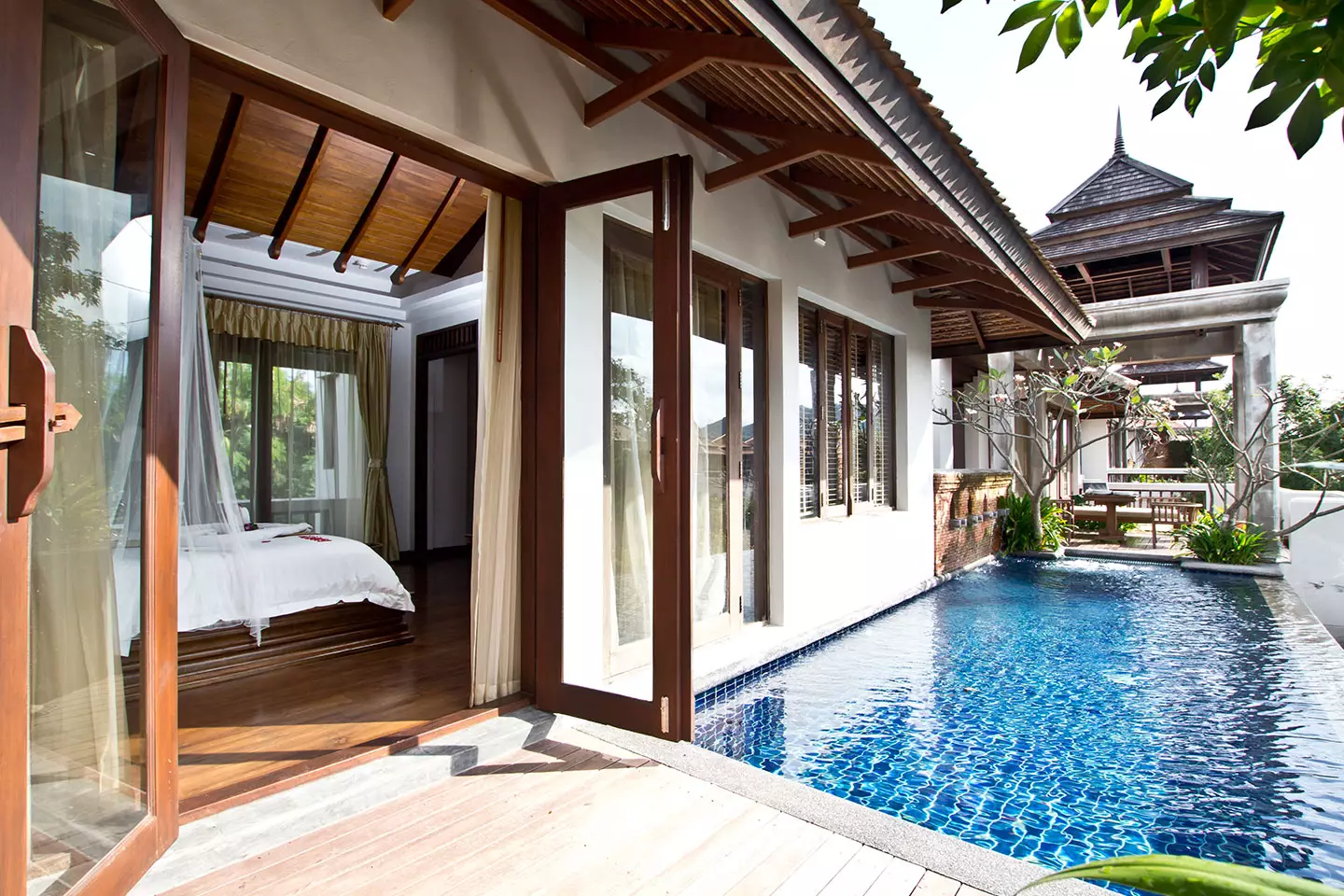 هتل Royal Muang Samui Villas Choeng Mon Beach