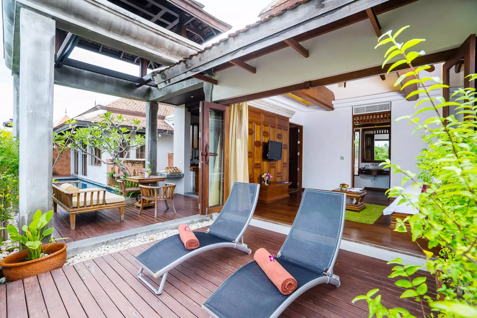 هتل Royal Muang Samui Villas Choeng Mon Beach