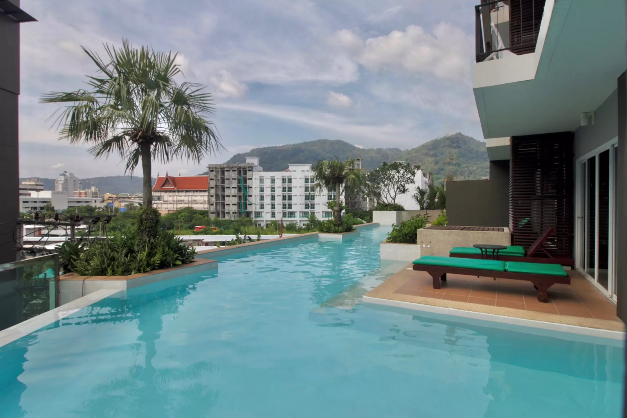 هتل Andakira Hotel Patong Patong
